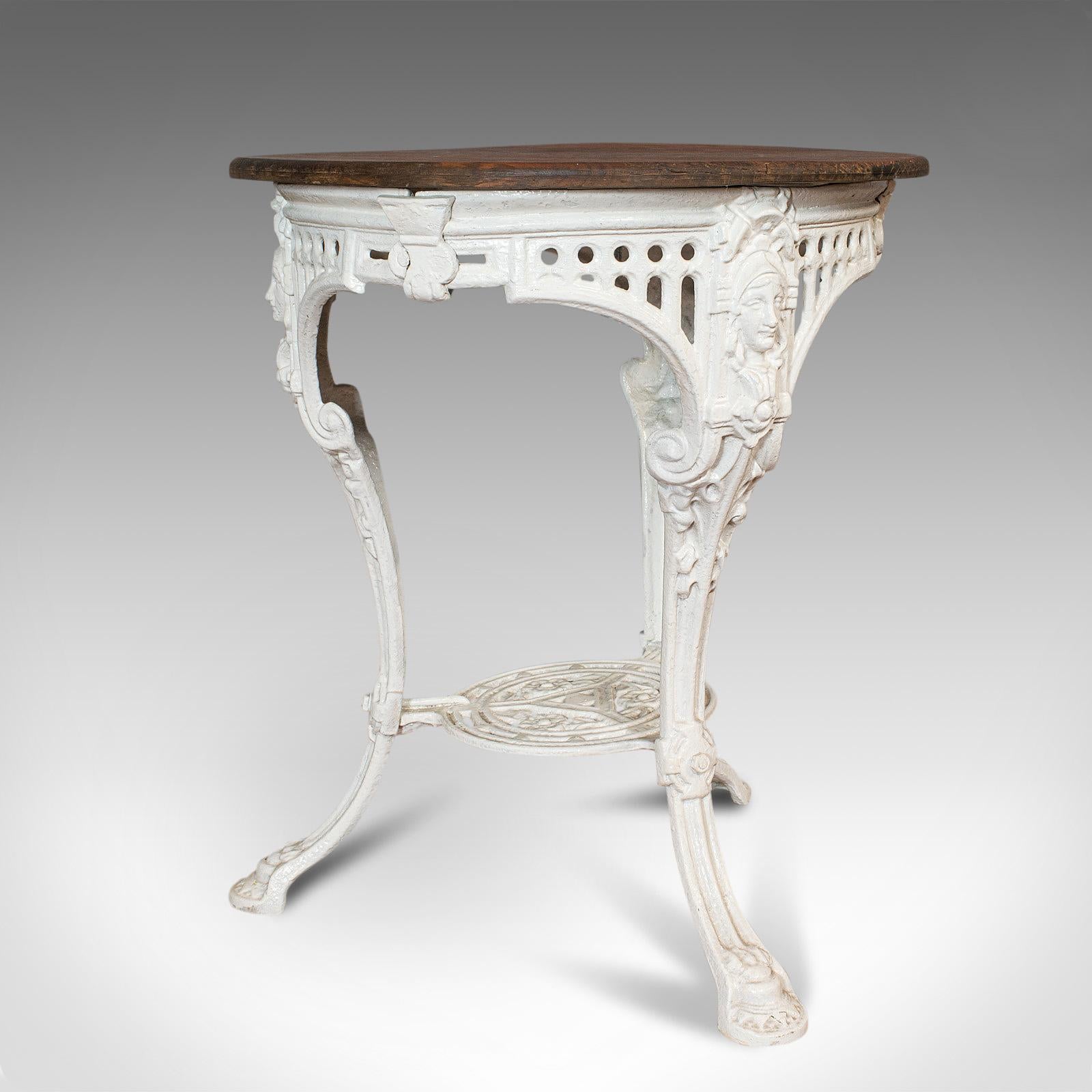 Victorien Ancienne table Britannia anglaise, fonte, cèdre, jardin, extérieur, victorienne en vente