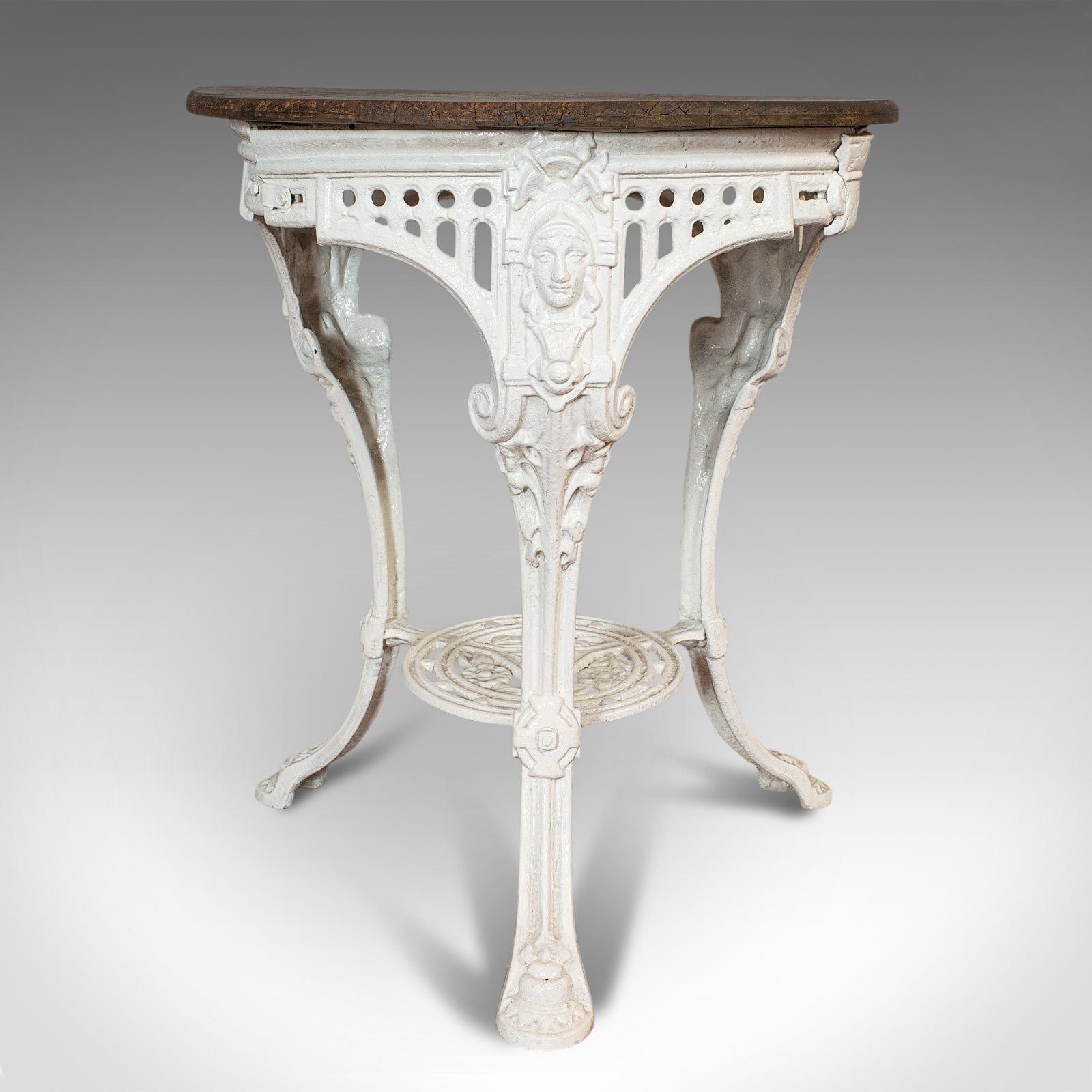 Anglais Ancienne table Britannia anglaise, fonte, cèdre, jardin, extérieur, victorienne en vente