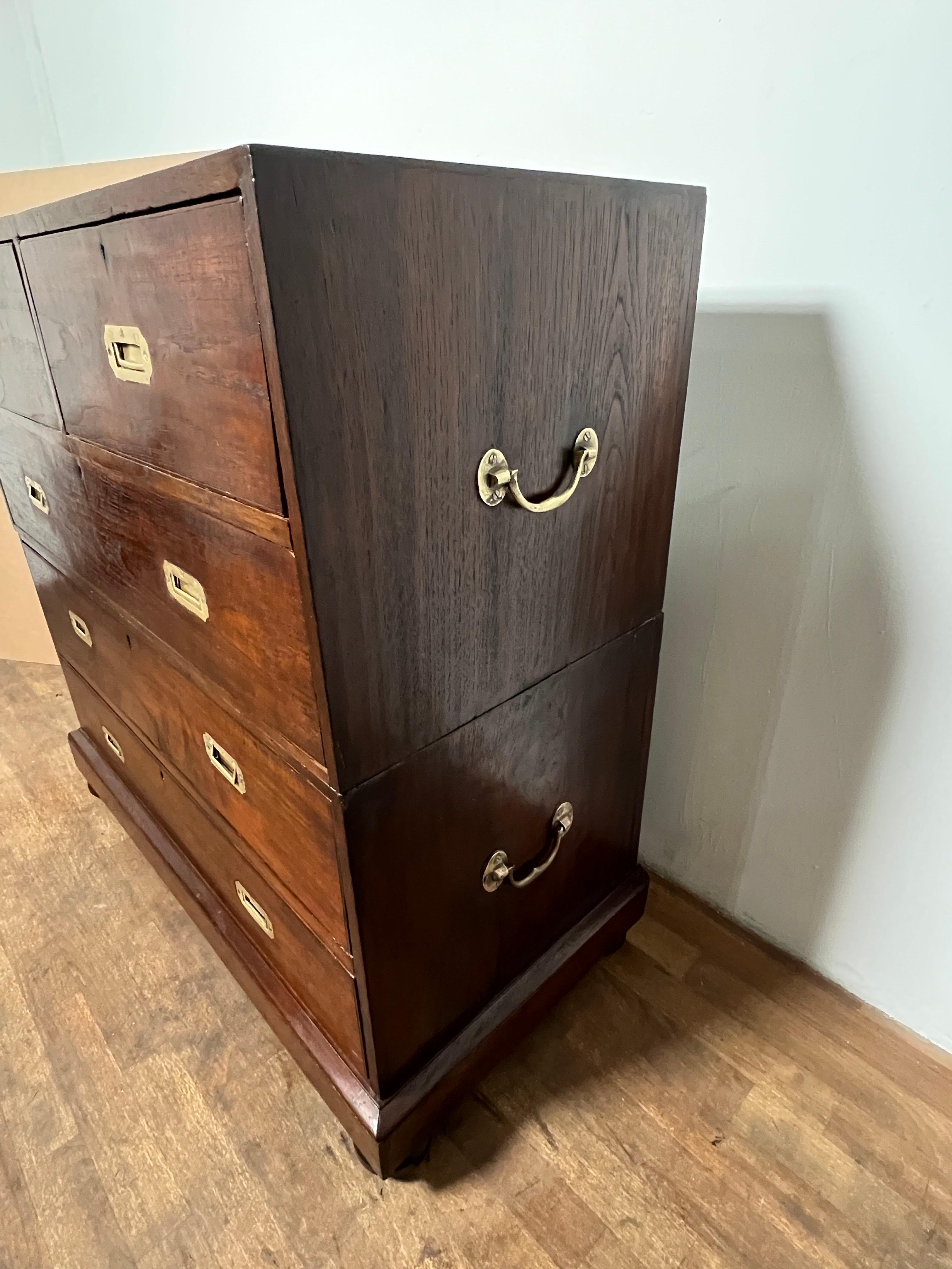 XIXe siècle Ancienne commode de campagne britannique du 19e siècle en acajou, deux pièces en vente
