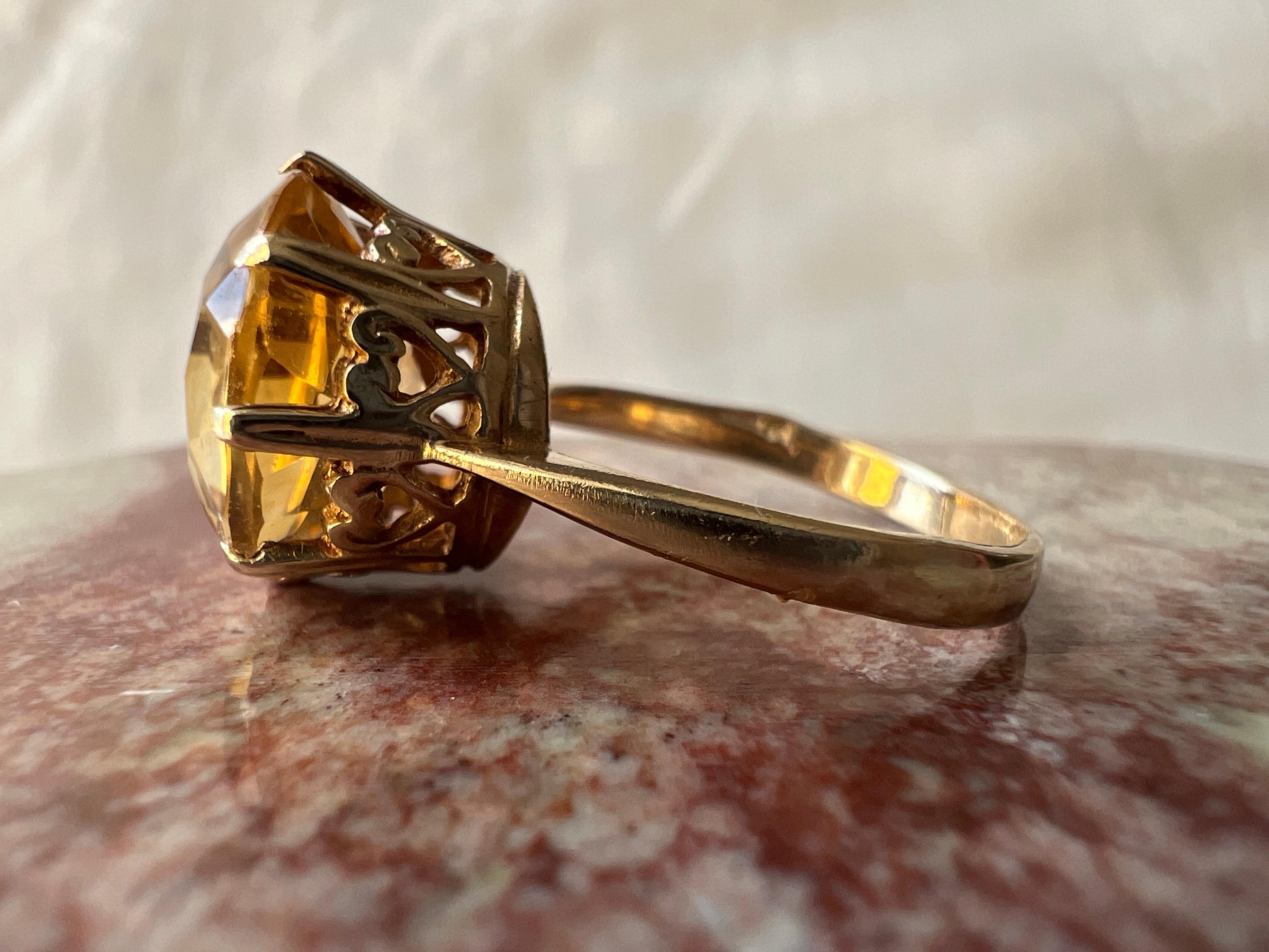 Antiker britischer Ring aus 8,5 Karat Citrin und 15 Karat Gold (Belle Époque)
