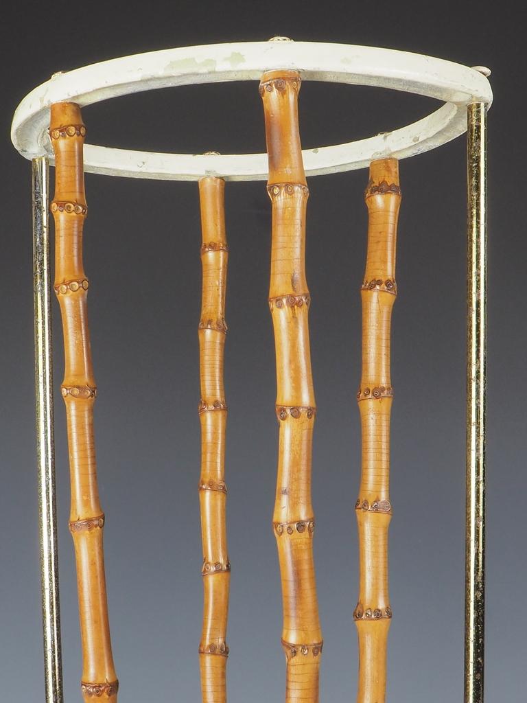 XIXe siècle Sticks à parapluie anciens en bambou et fonte de l'Artis britannique en vente