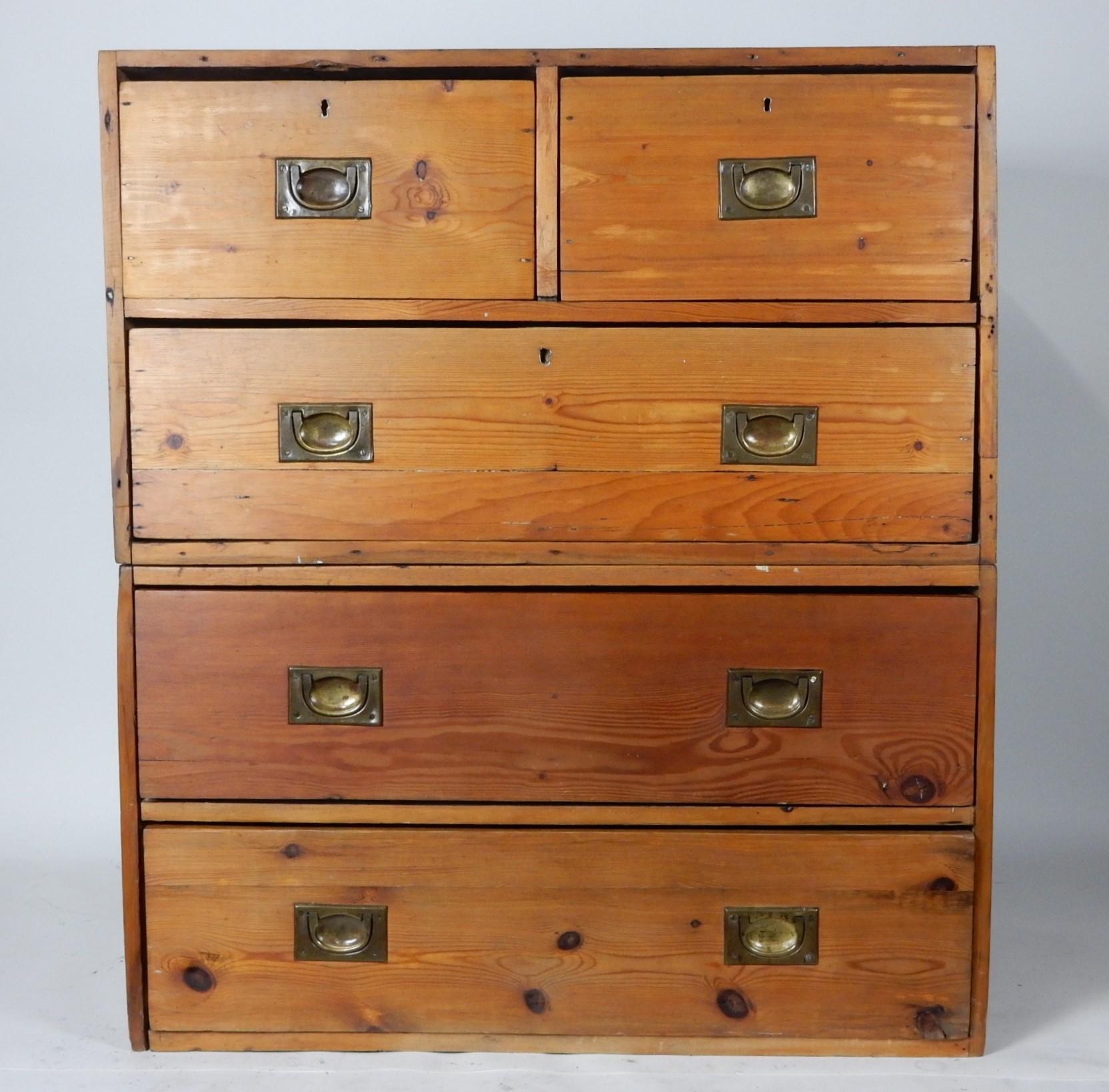 Antike britische Kampagnen-Schrank-Kommode 1901 im Angebot 6