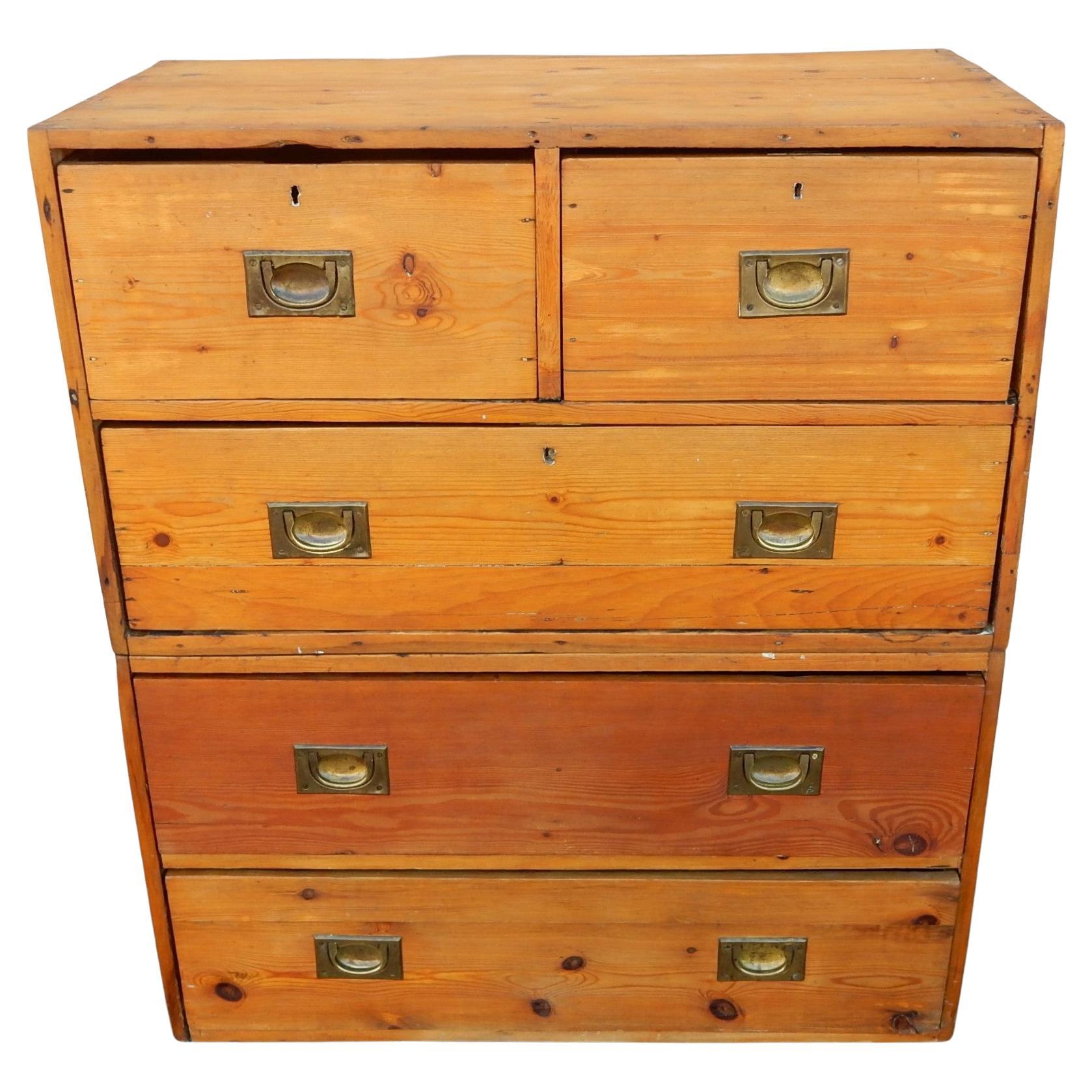 Antike britische Kampagnen-Schrank-Kommode 1901 (Englisch) im Angebot