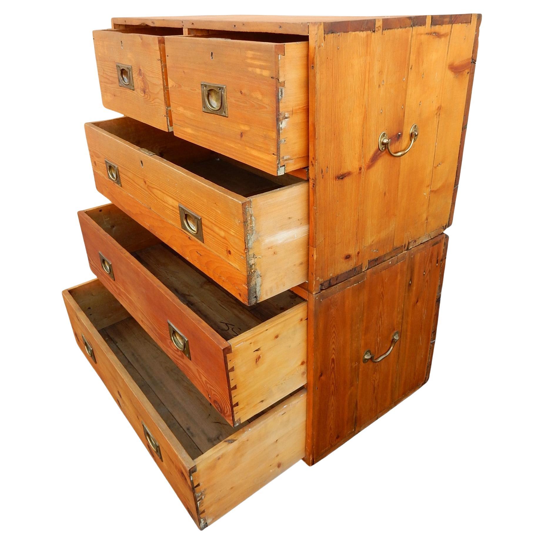 Antike britische Kampagnen-Schrank-Kommode 1901 im Angebot 2