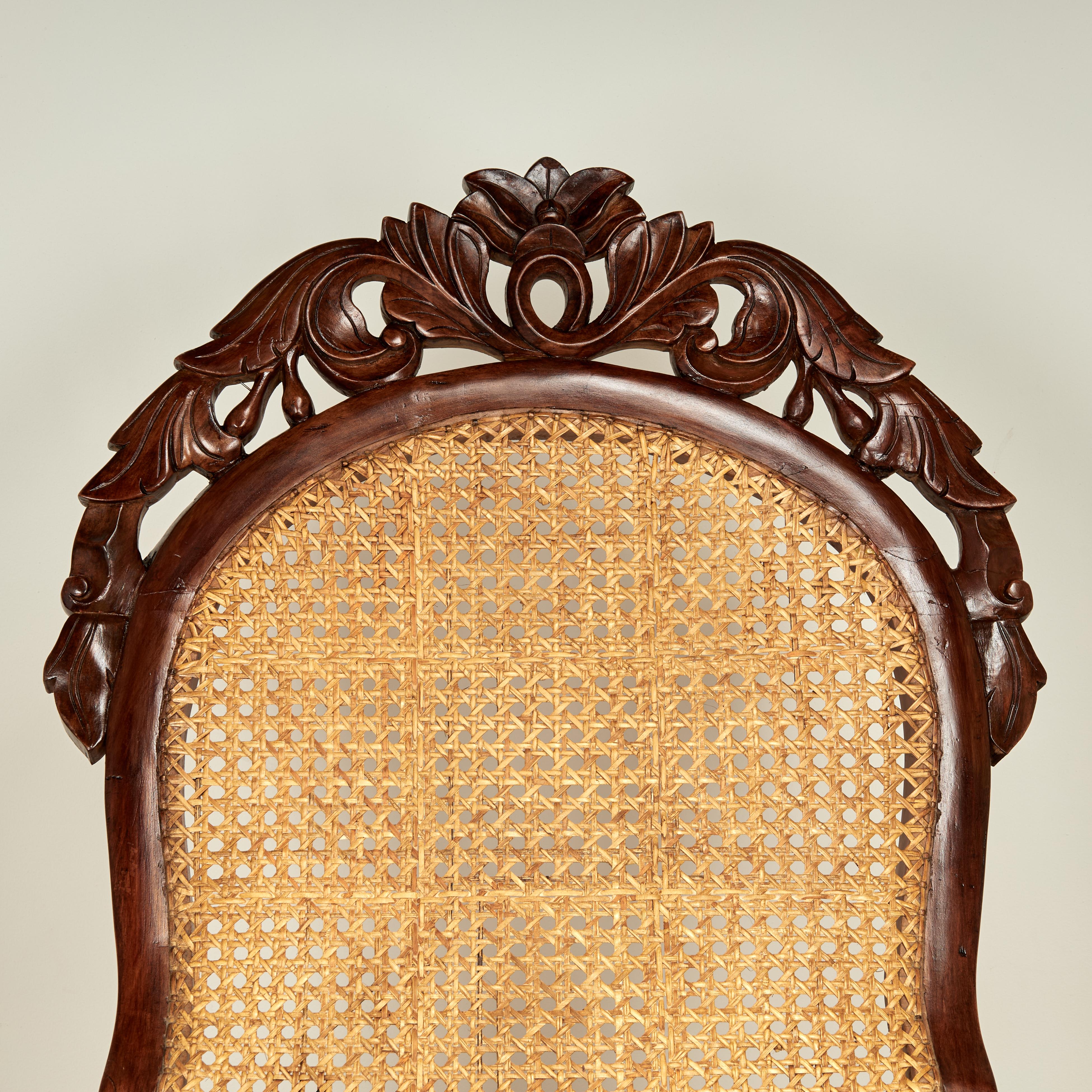 Antique British Colonial Anglo Indian Plantation Chair In Good Condition For Sale In Palm Beach, FL