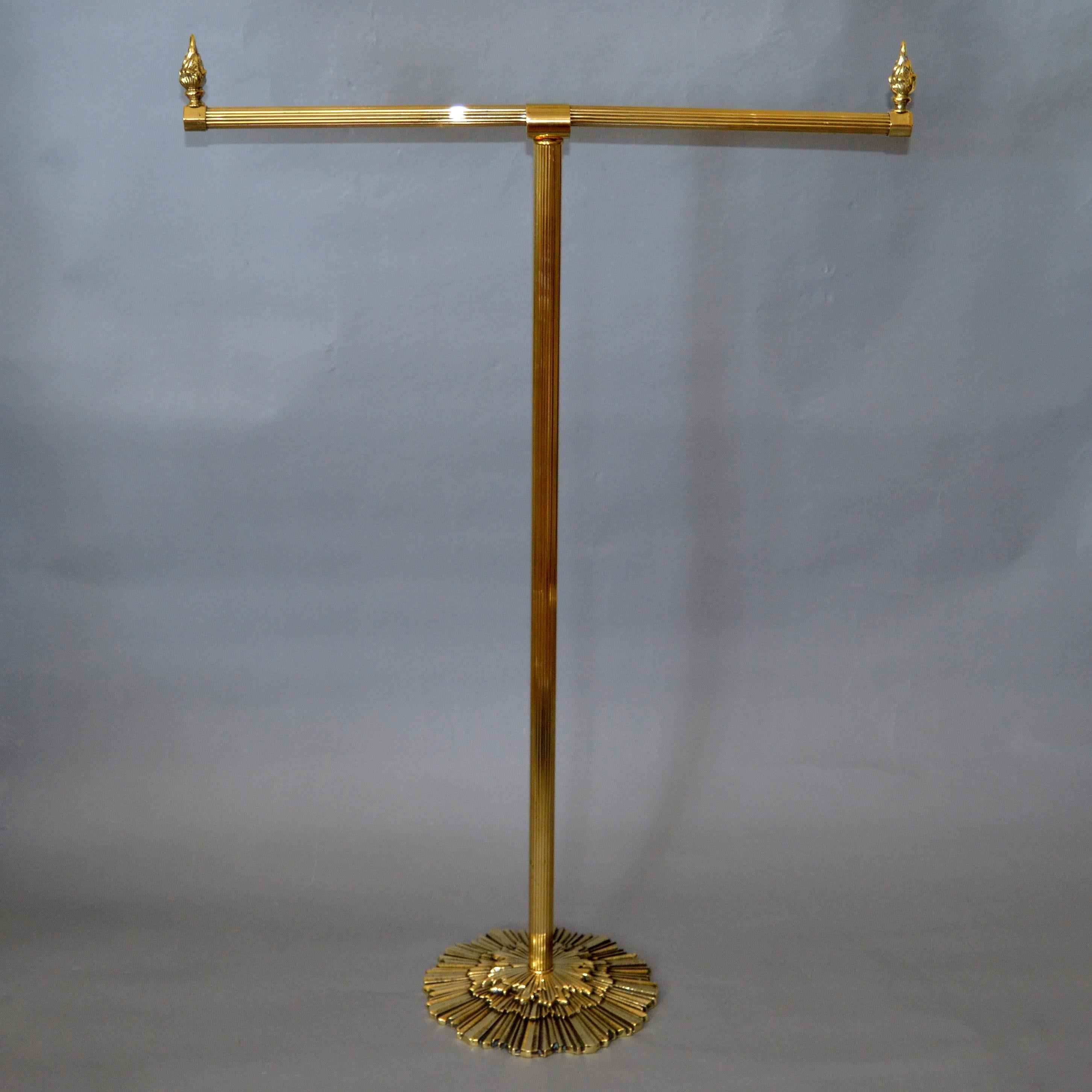Antike britische Kolonial Bronze Pedestal Handtuchhalter:: Stand Made in England (Britisch Kolonial)