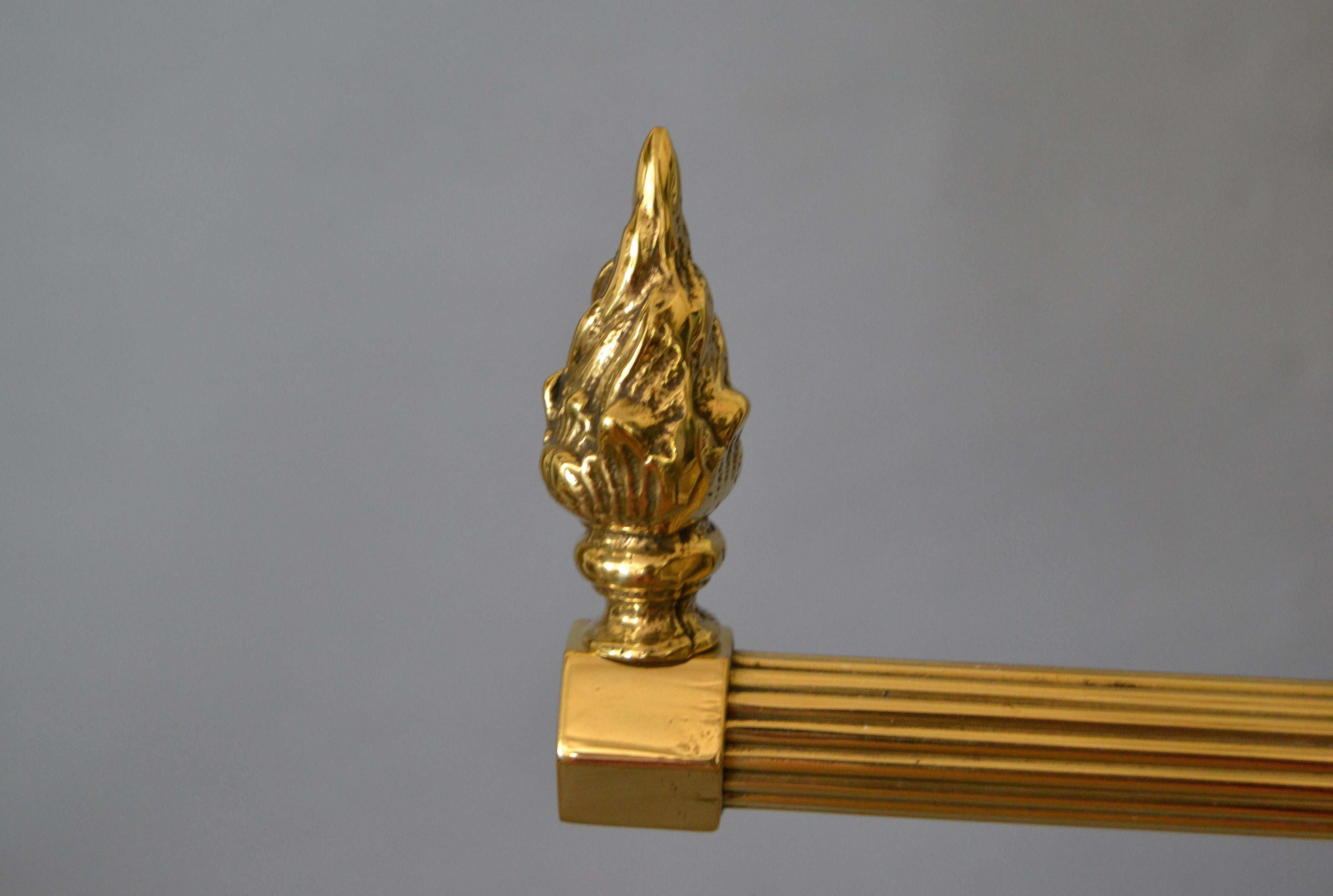 Antike britische Kolonial Bronze Pedestal Handtuchhalter:: Stand Made in England im Zustand „Gut“ in Miami, FL