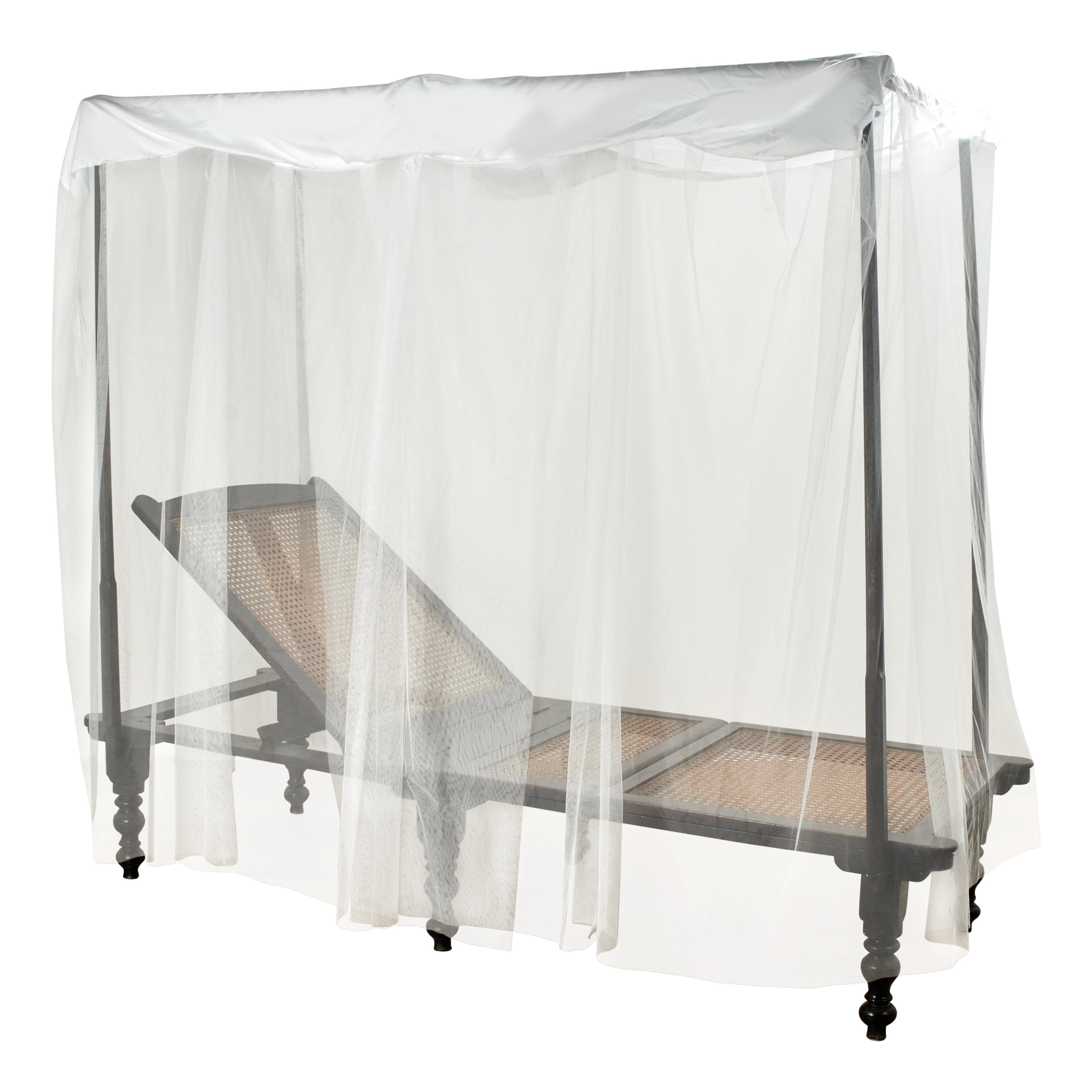 Antique British Colonial Caned Day Bed For Sale