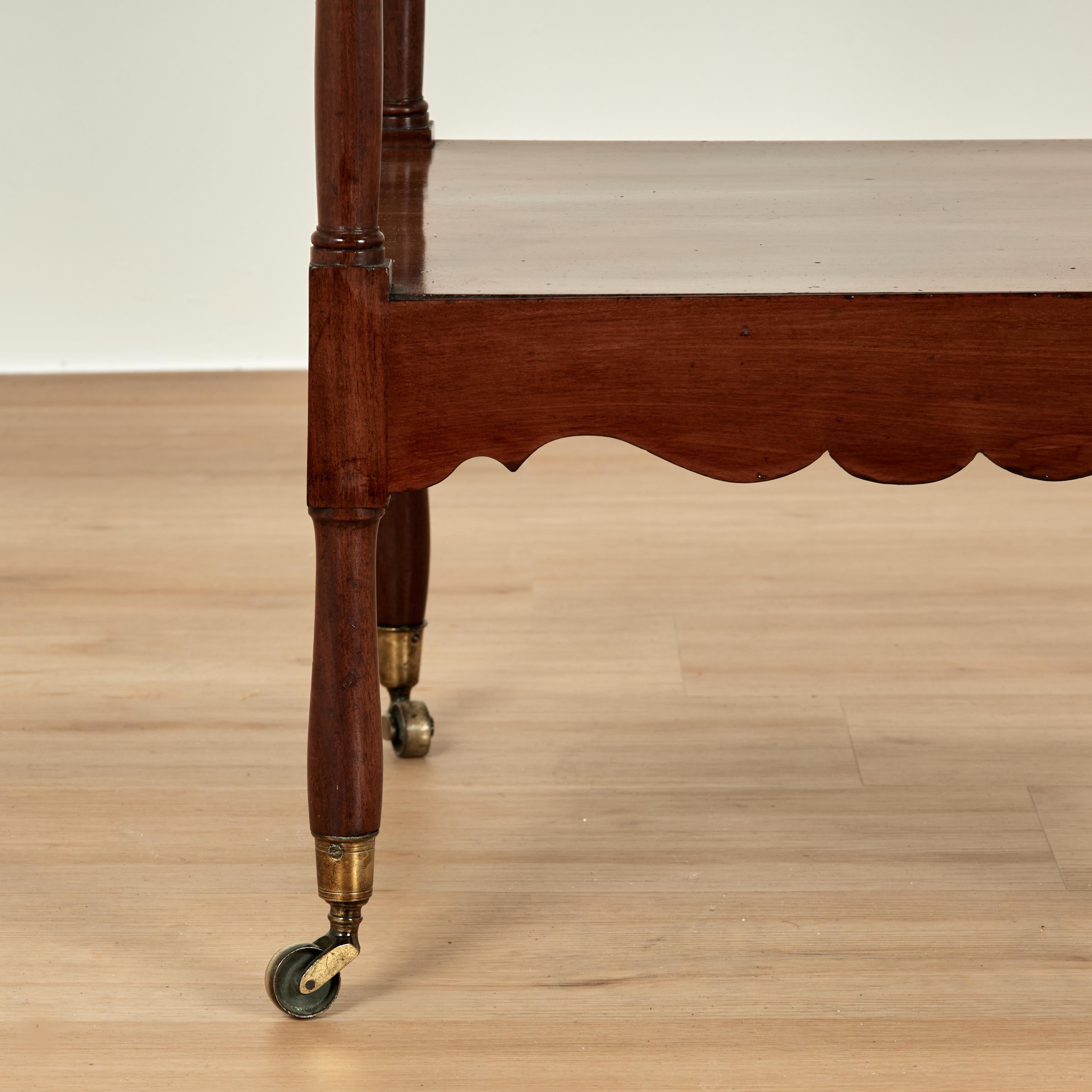 Etagère à cinq niveaux Antique British Colonial en vente 3