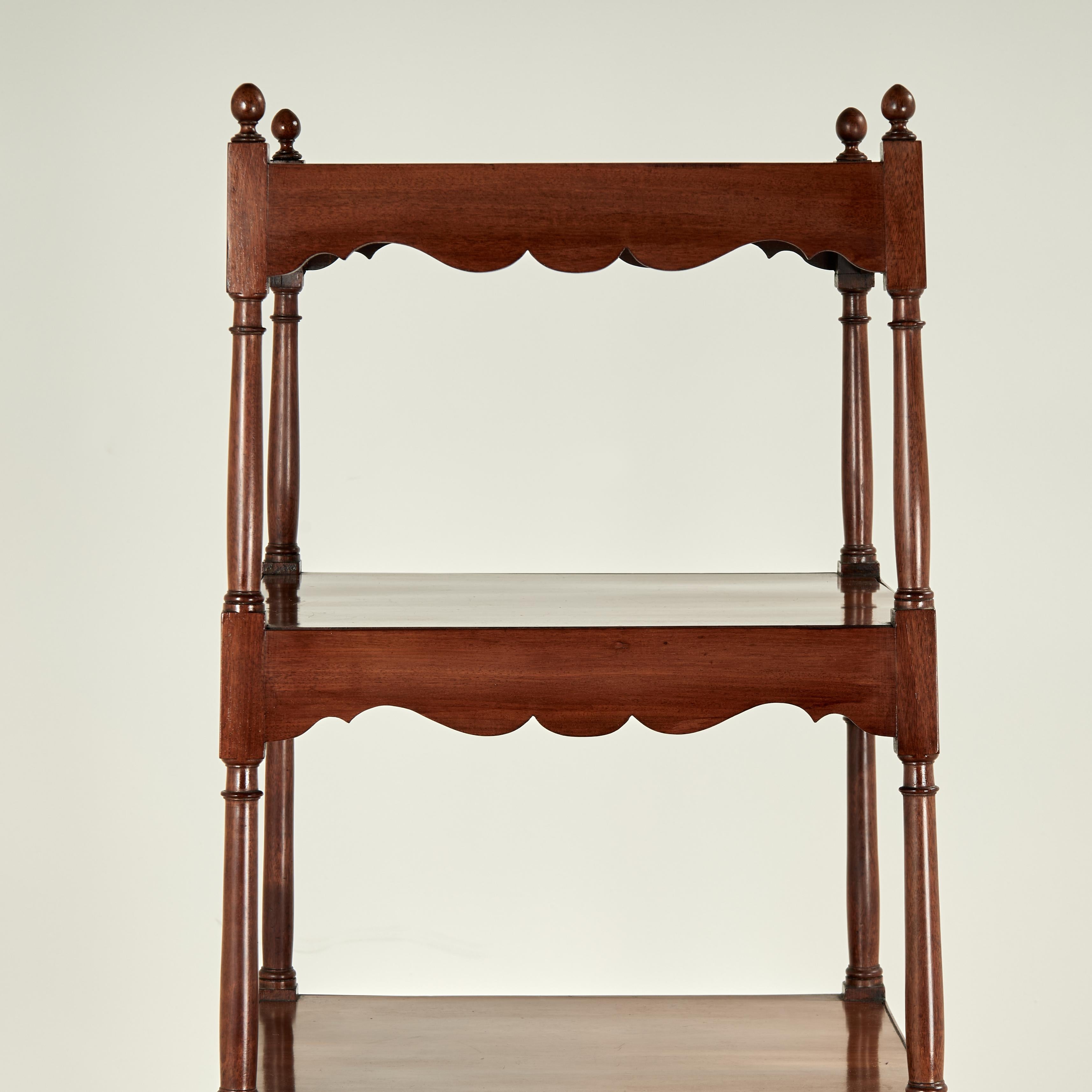 Anglais Etagère à cinq niveaux Antique British Colonial en vente