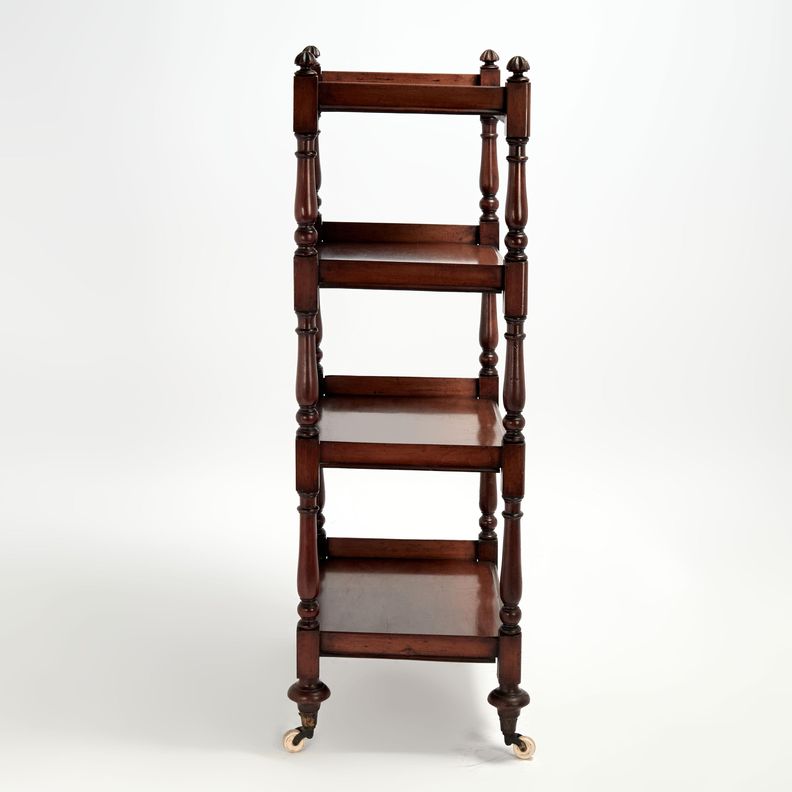 Anglais Etagère à quatre niveaux Antique British Colonial en vente