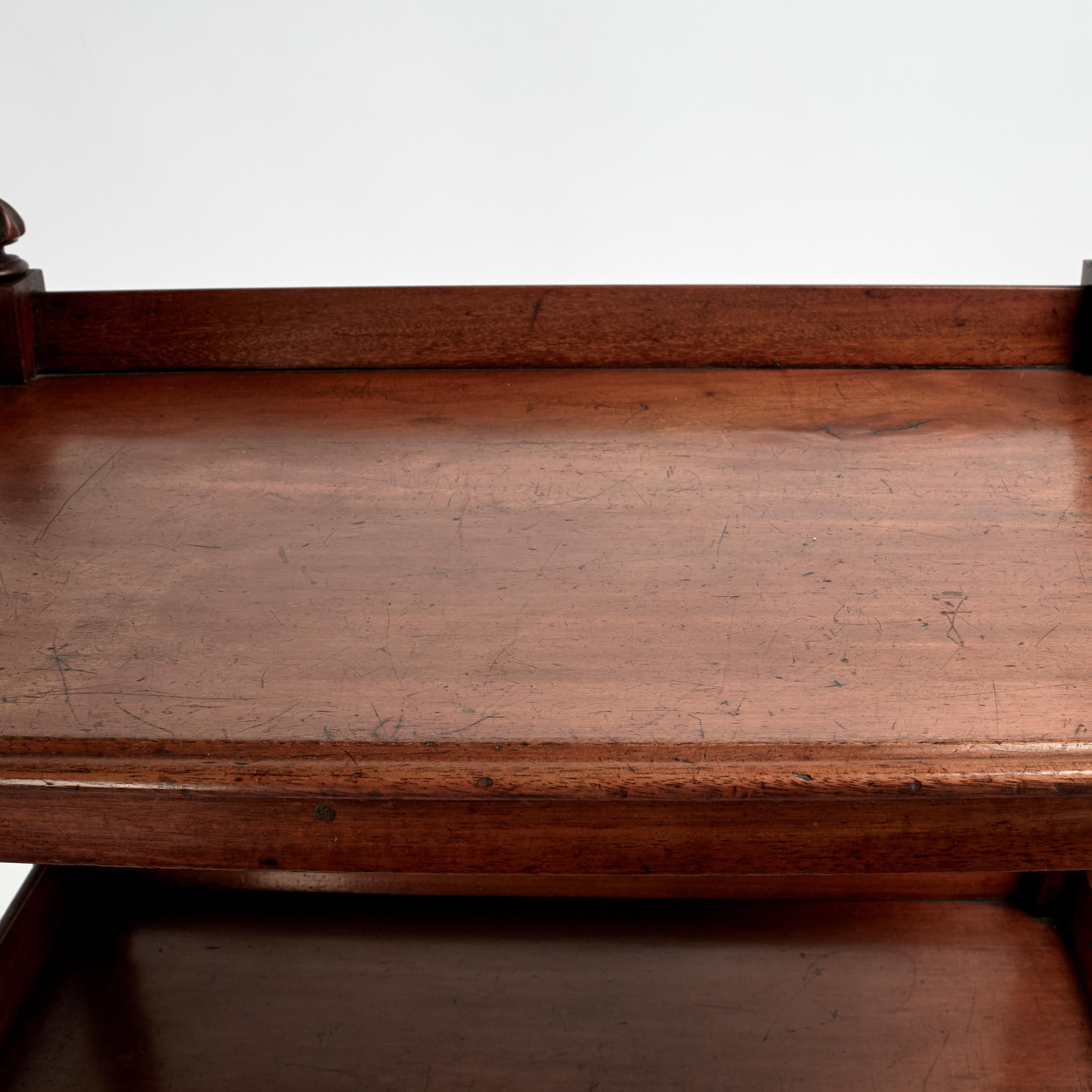 XIXe siècle Etagère à quatre niveaux Antique British Colonial en vente