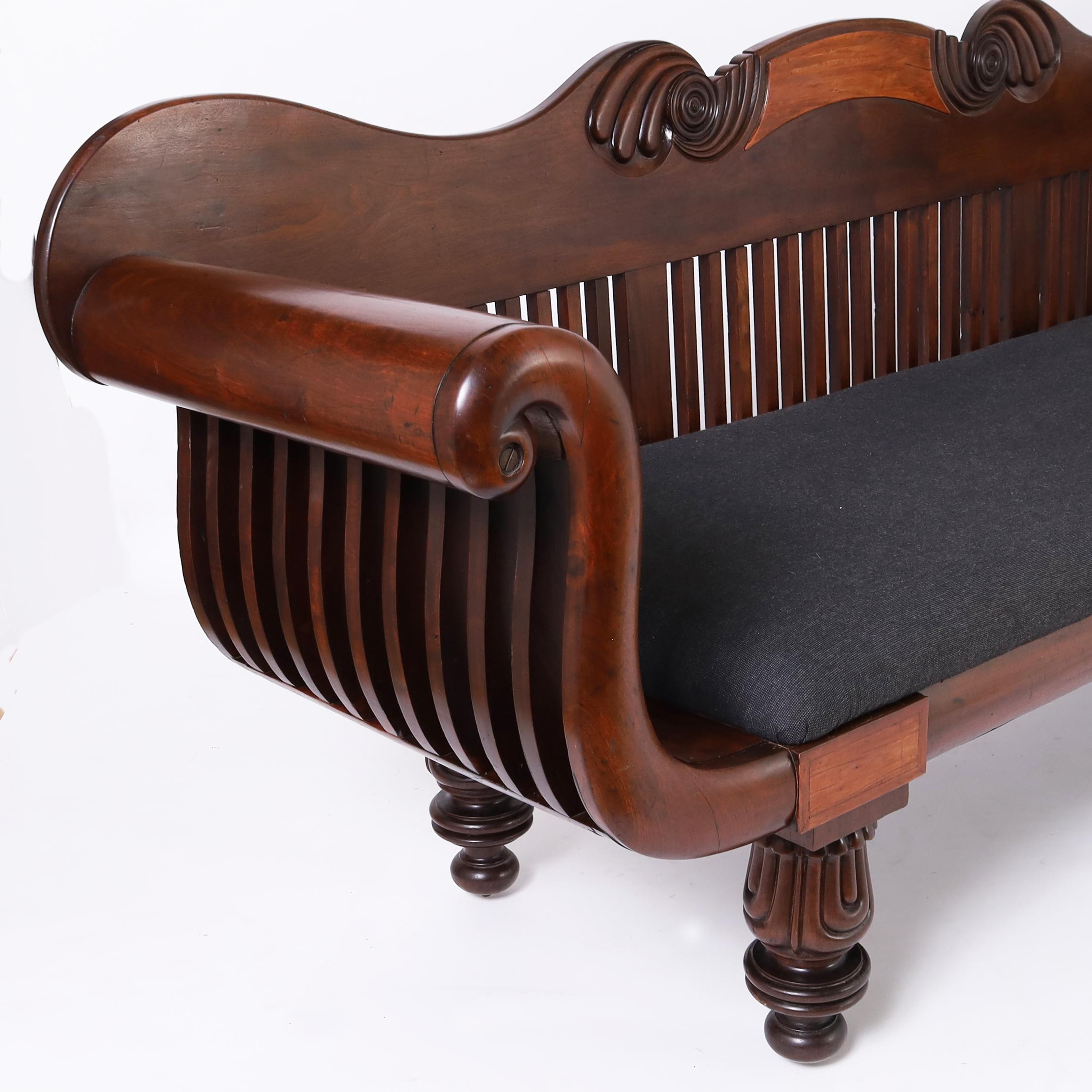 Caraibico Antique British Colonial Settee o divano in vendita