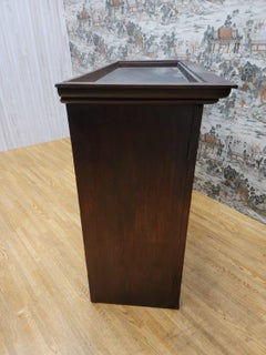 Antiker thailändischer Teakholz- und Glasschrank aus der britischen Kolonialzeit/Bücherregal