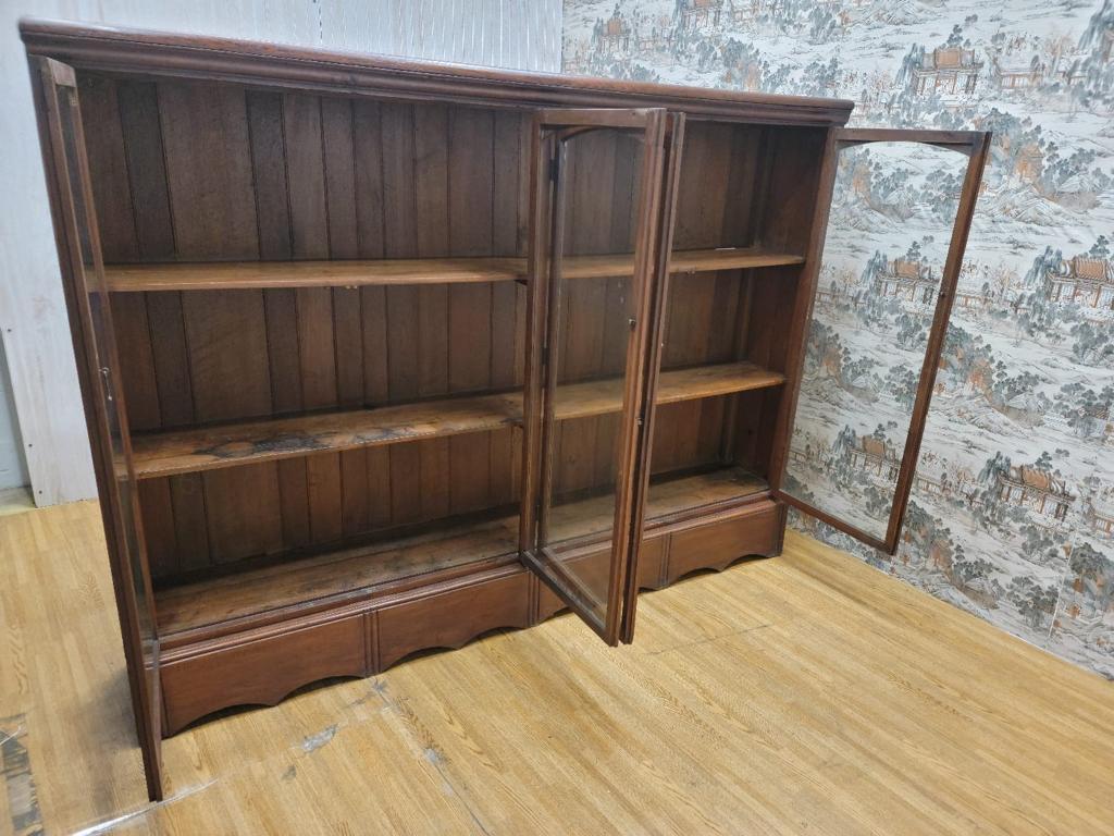 Antique Shanxi Province Teak and Glass Display Cabinet/Bookcase In Good Condition For Sale In Chicago, IL