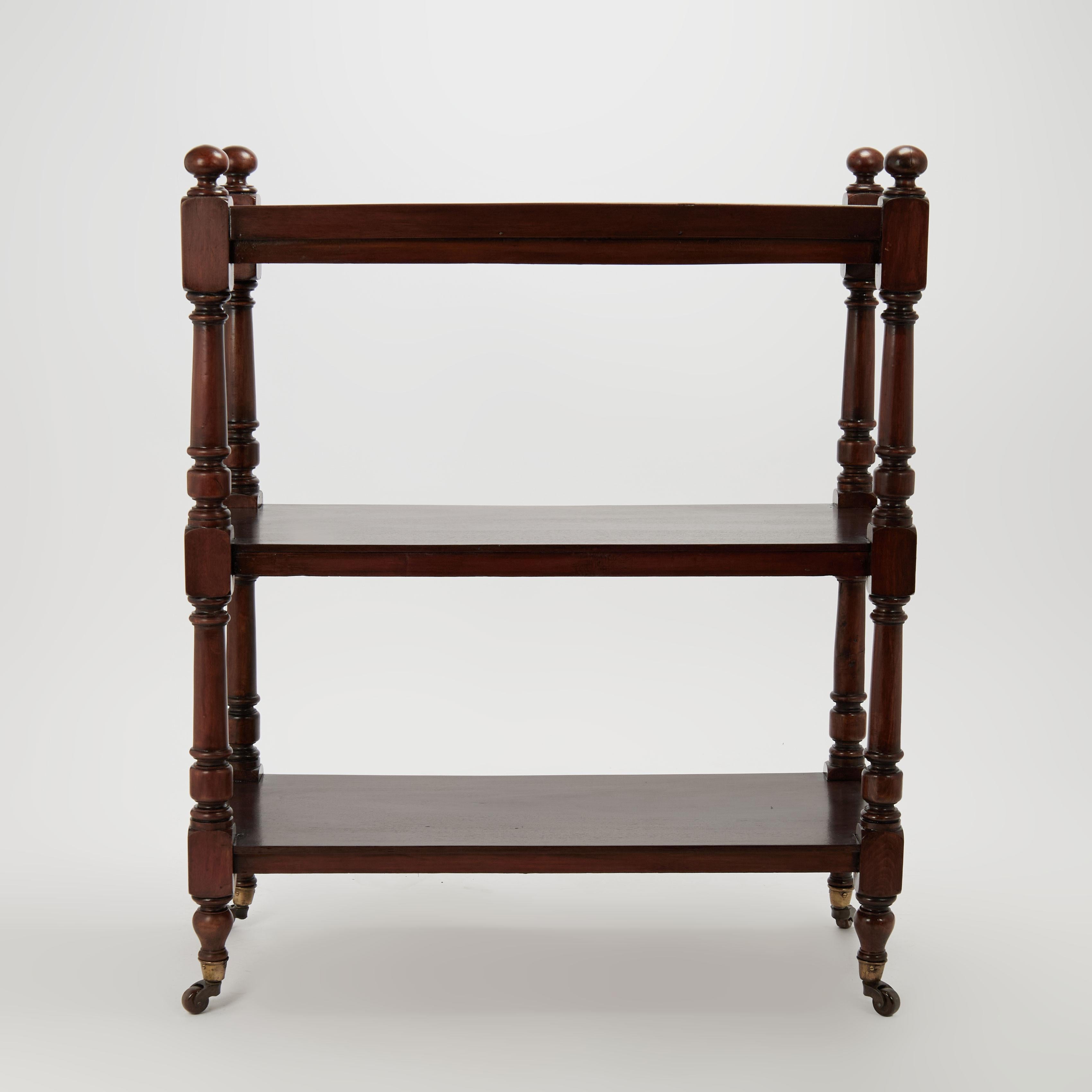 Antique British Colonial a tre piani o Etagere in vendita 1