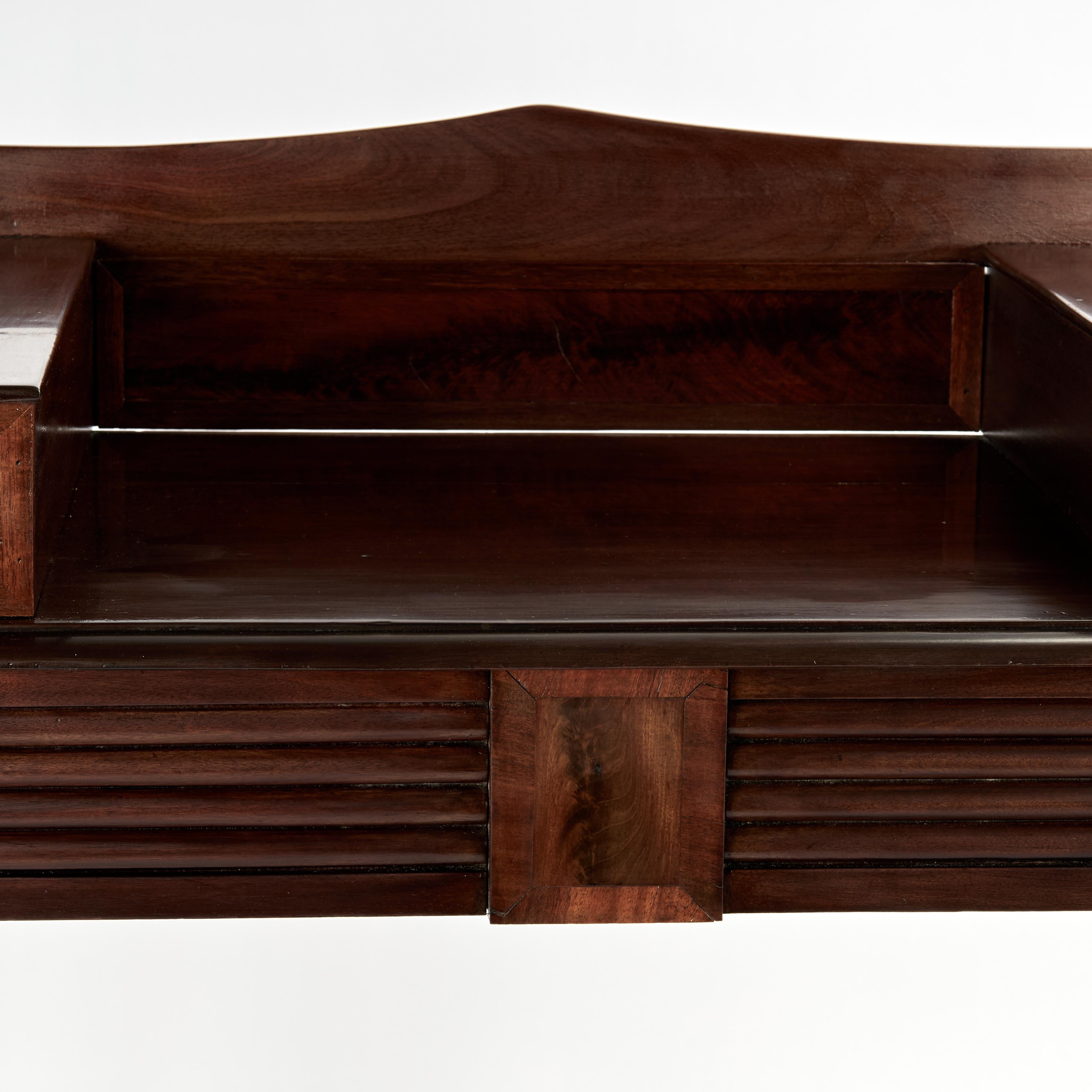 Caraibico Antique British Colonial West Indies Server in vendita