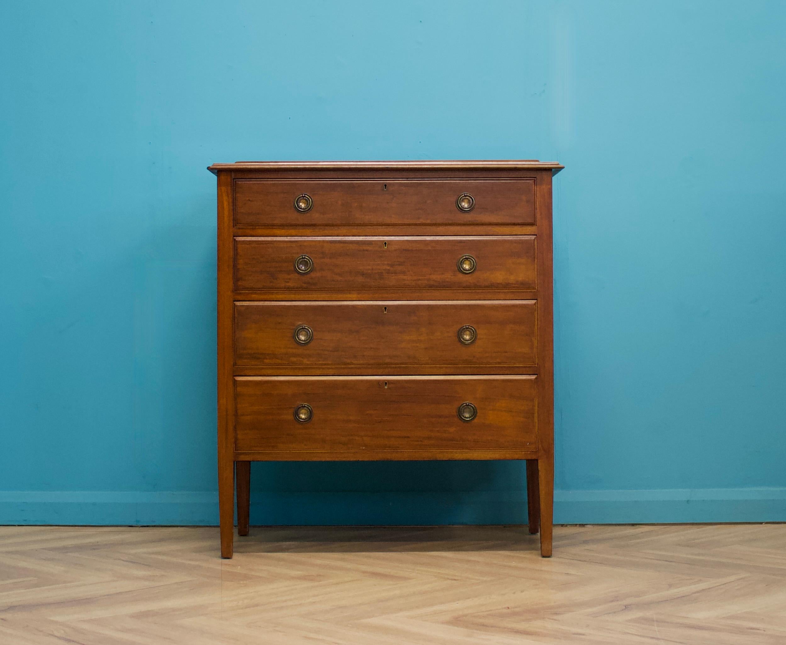 Mid-Century moderno Antique British Edwardian Chest of Drawers, 1900 in vendita