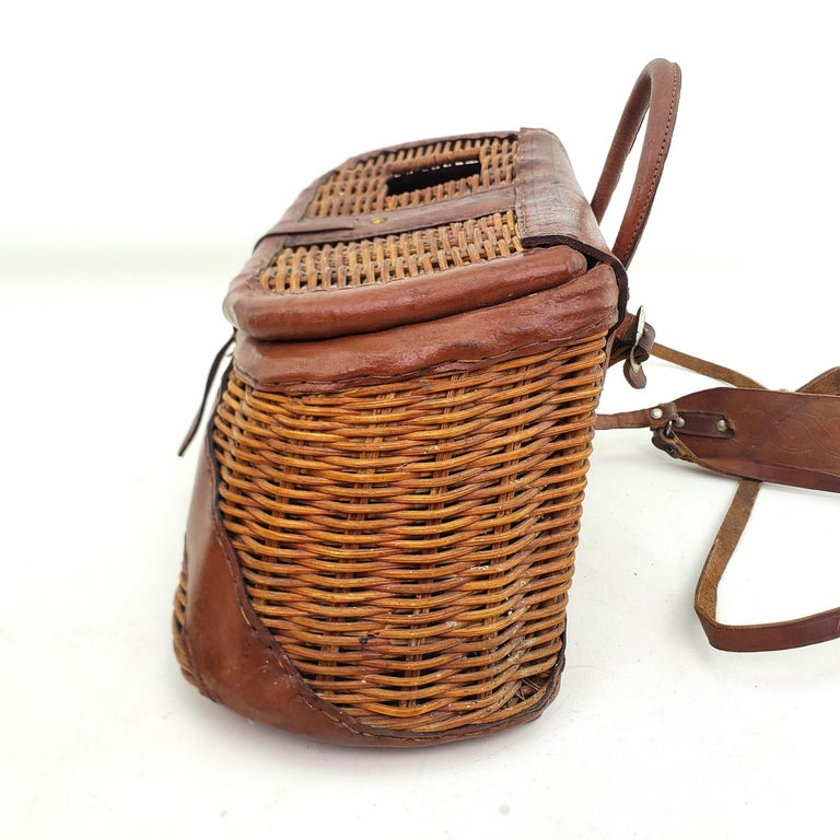 Ancien panier de pêche creel sangle cuir tissage français pochette saule fendu en l'état | eBay
