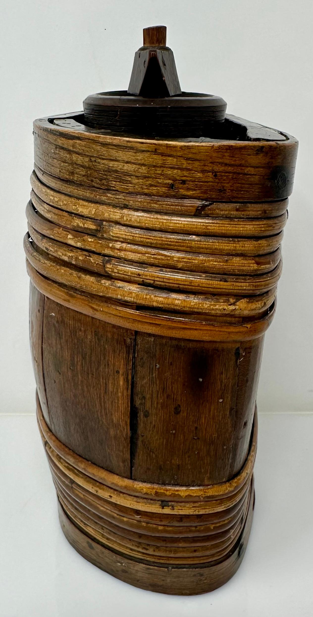 Antique British Indian Costrel Harvest Canteen for Water or Cider, Circa 1850. Caña en venta