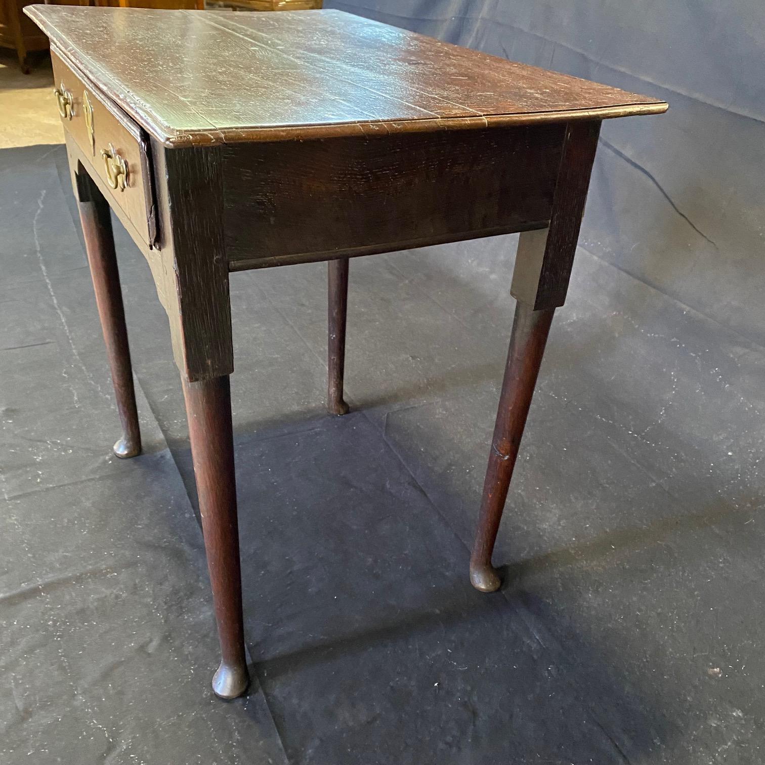  Antique British Late 18th Century Oak Side or Accent Table In Good Condition In Hopewell, NJ