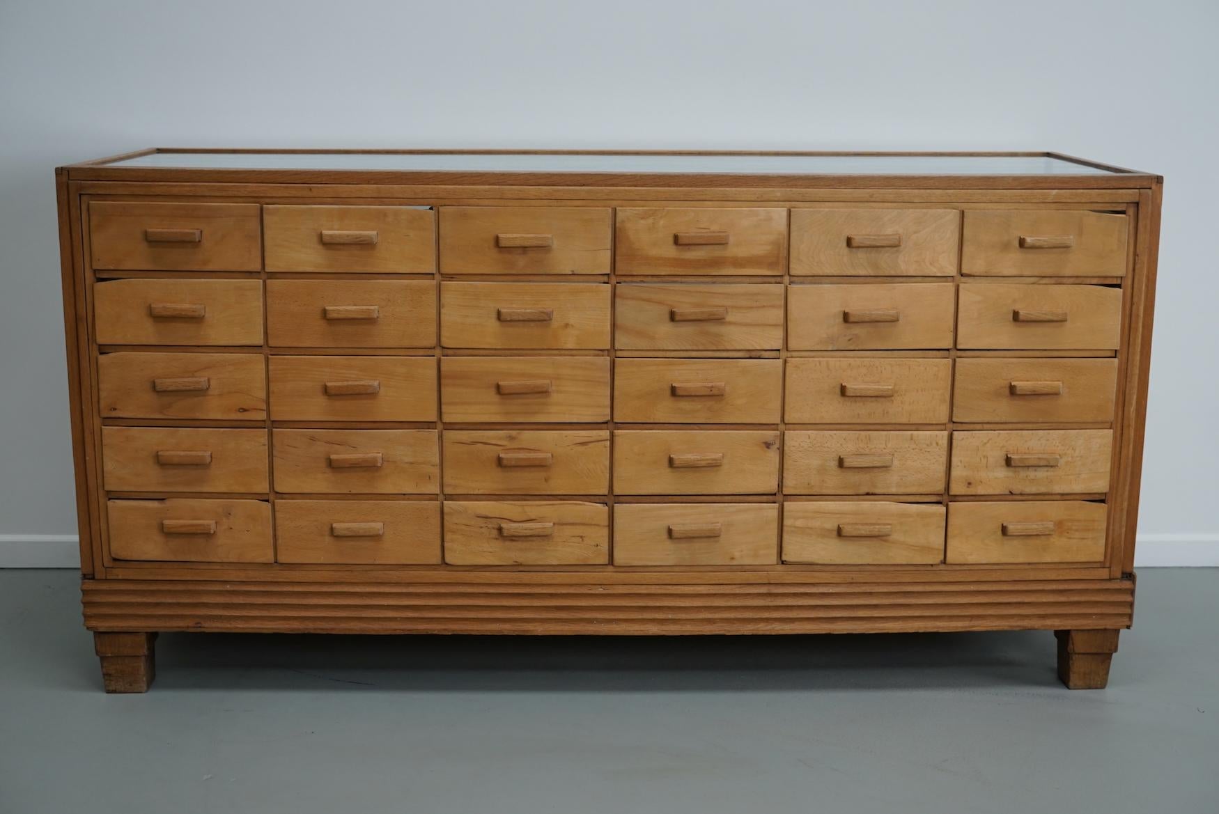 Antiker British Ahorn & Eiche Kurzwarenschrank oder Ladentisch, 1930er Jahre im Angebot 11
