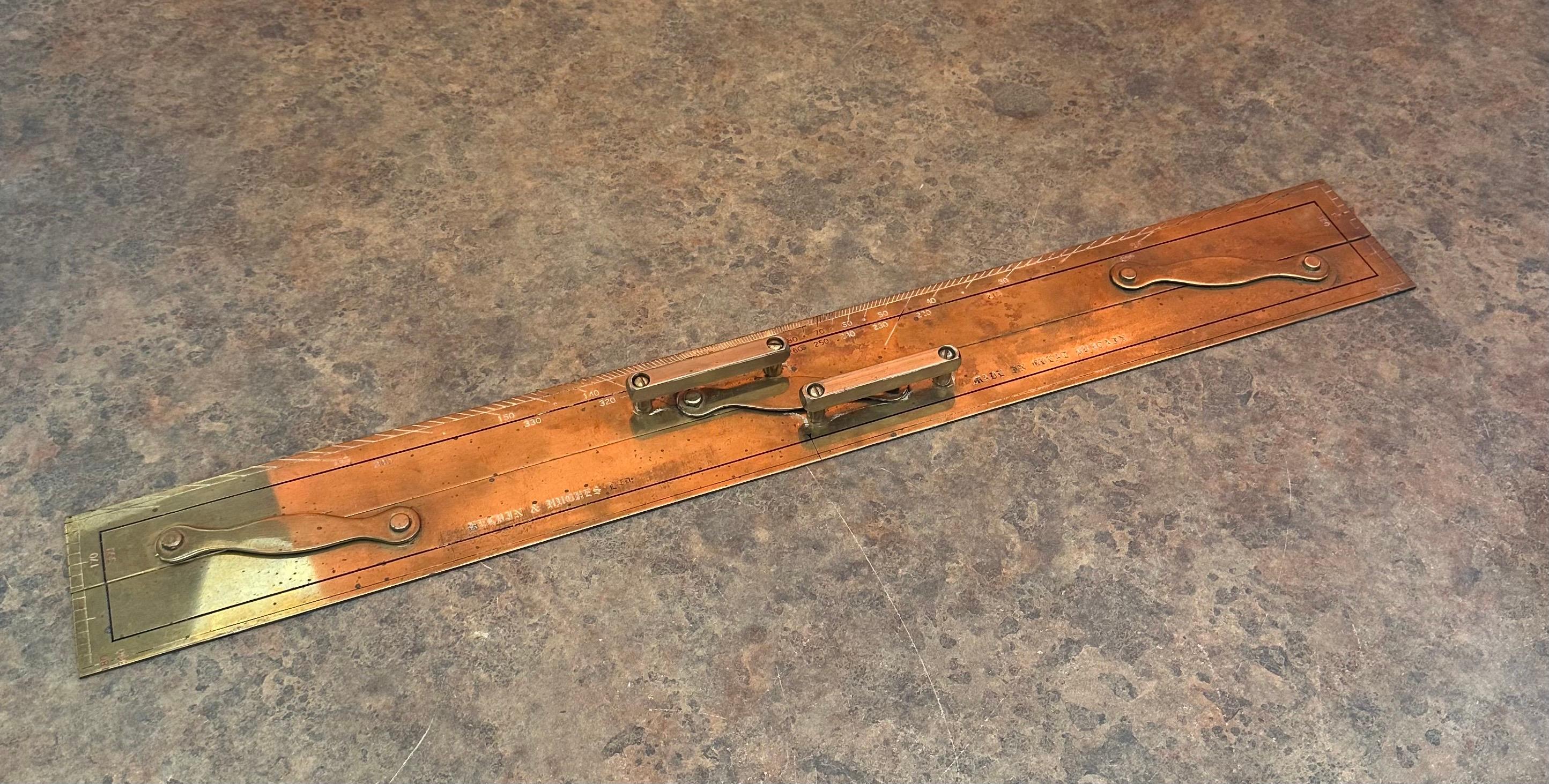Antiker britischer nautischer / maritimen Messing- Parallel- Ruler aus Messing von Kelvin & Hughes im Angebot 4