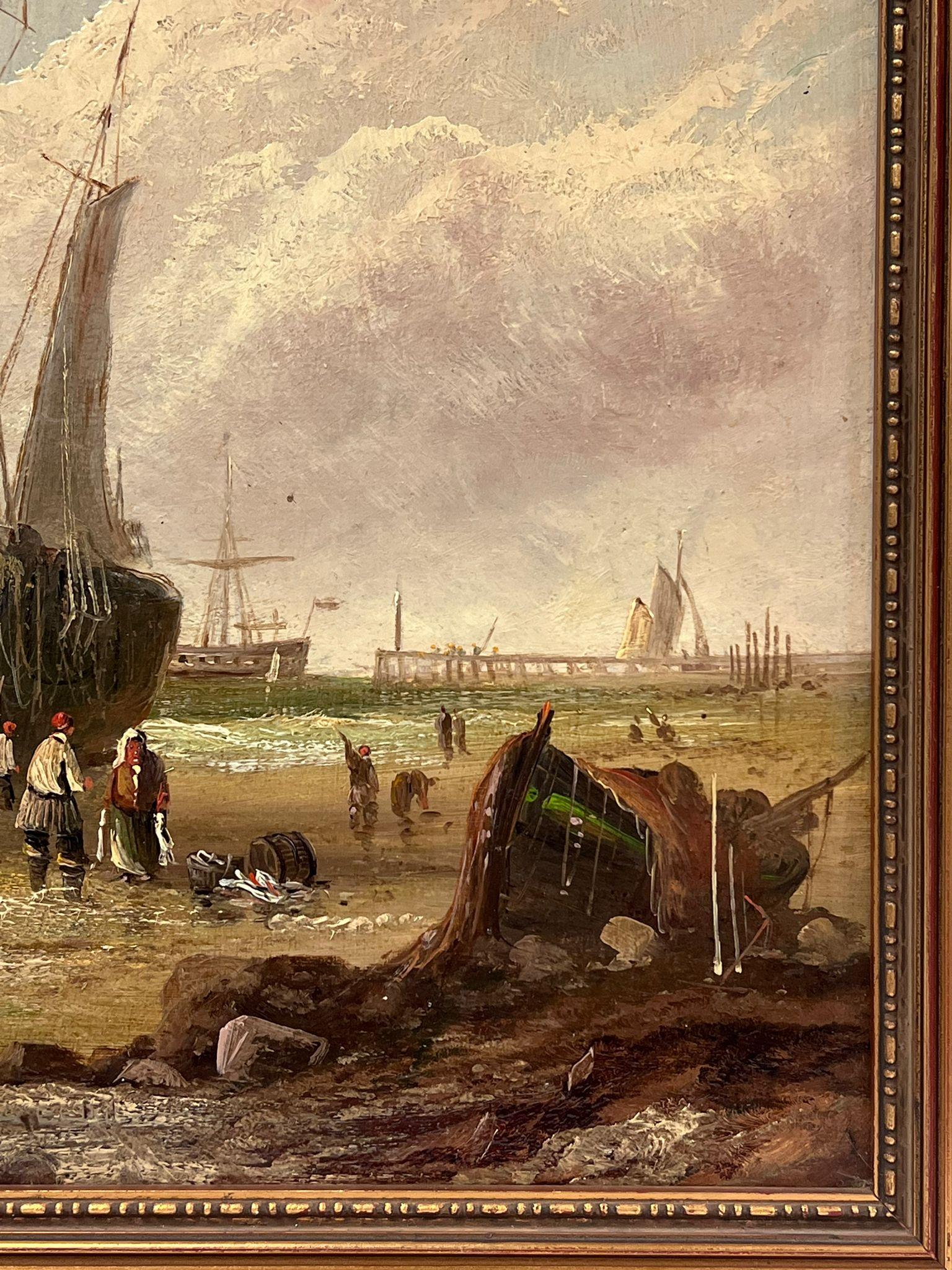 Peinture à l'huile britannique du 19e siècle représentant un pêcheur sur une plage avec des bateaux, signée d'origine en vente 1