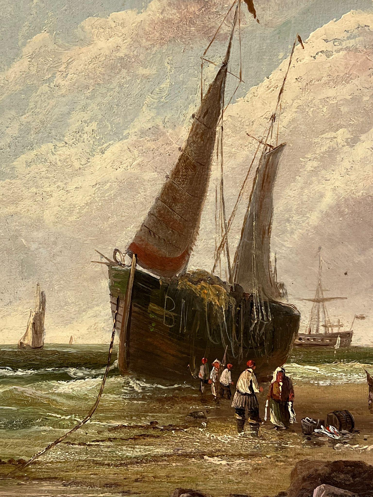 Peinture à l'huile britannique du 19e siècle représentant un pêcheur sur une plage avec des bateaux, signée d'origine en vente 2
