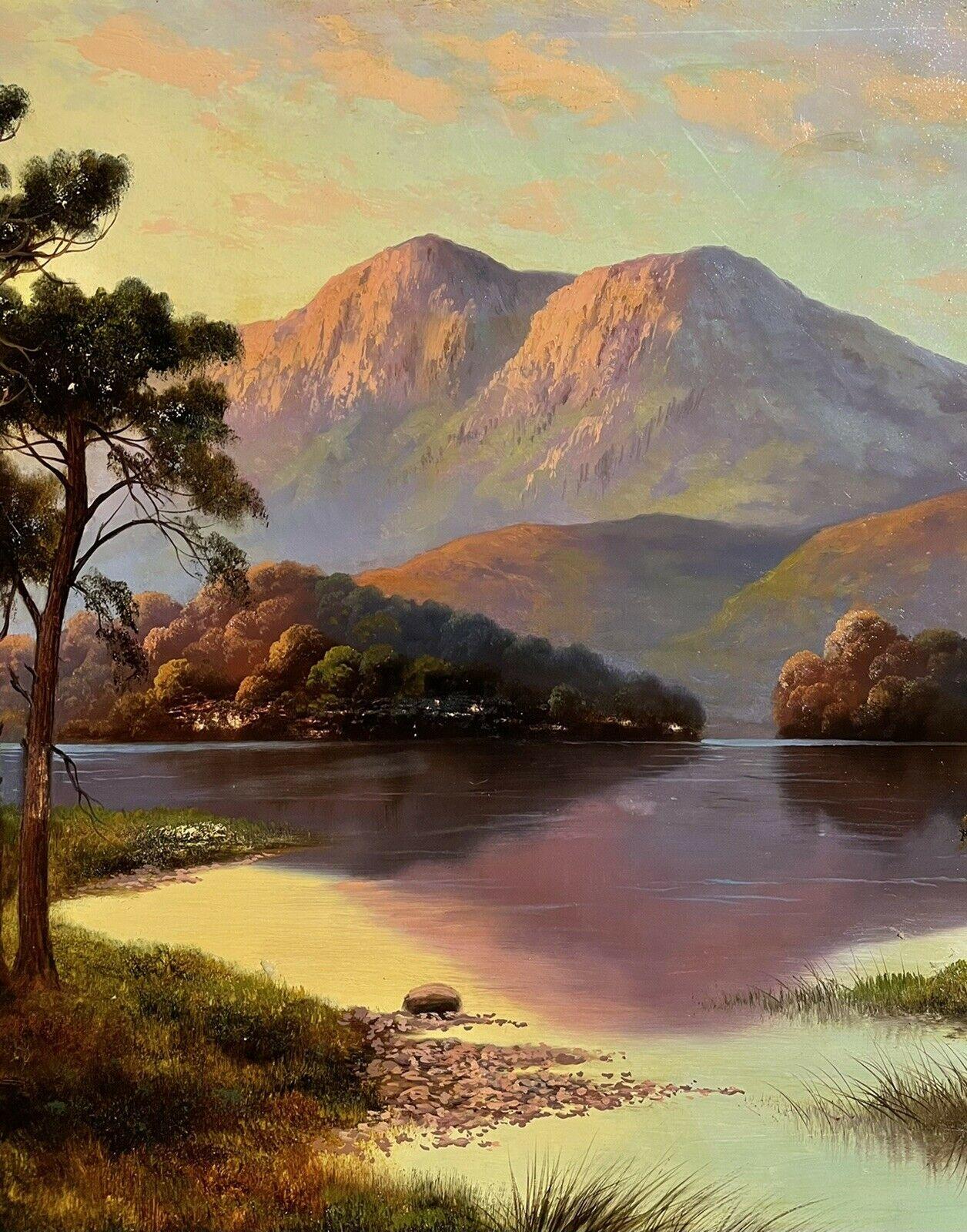 Scène du Loch Highland au coucher du soleil, belle eau en Tranquil, peinture à l'huile ancienne - Noir Landscape Painting par Antique British