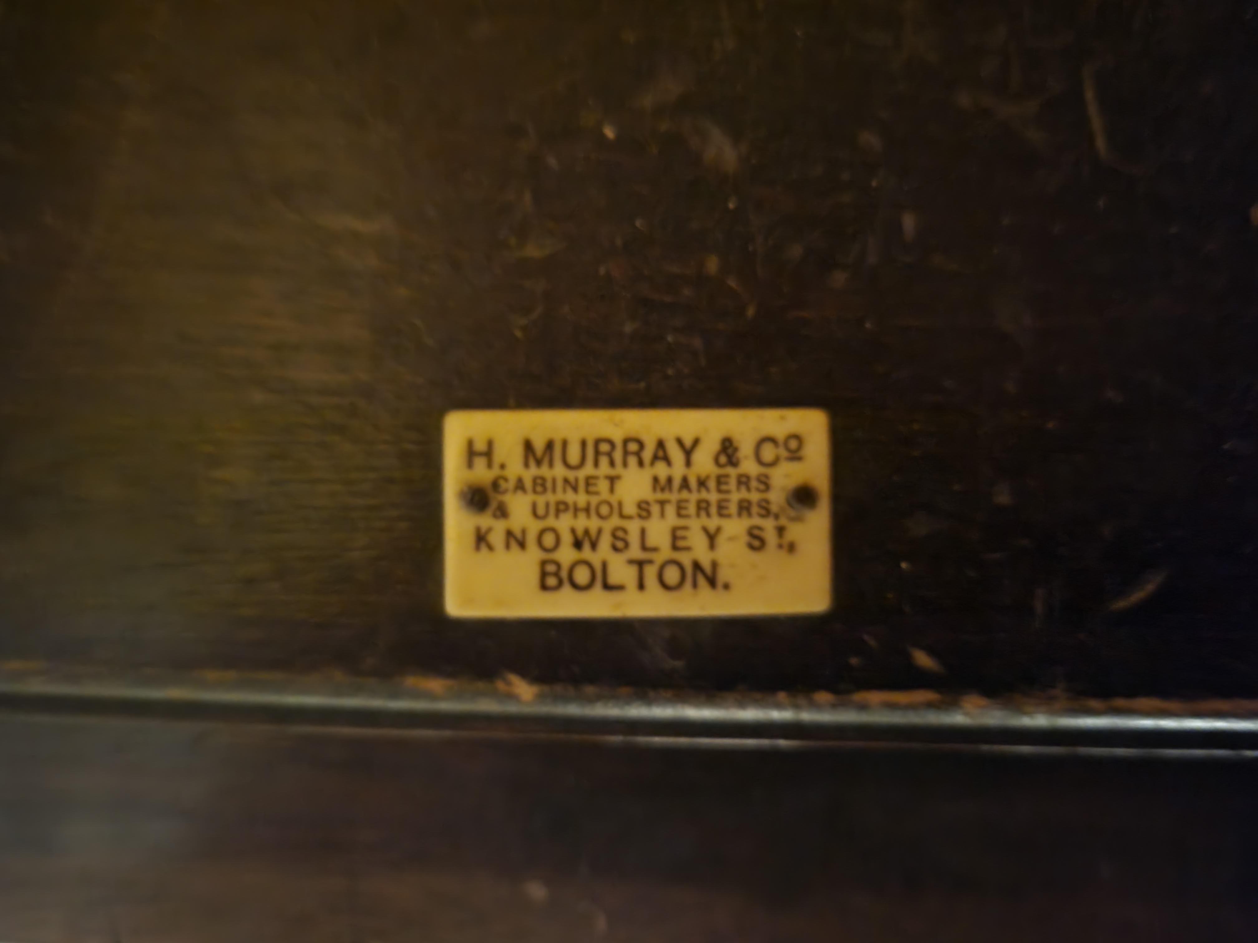 Armoire britannique ancienne avec miroirs biseautés de H. Murray and Co. État moyen - En vente à Phoenix, AZ