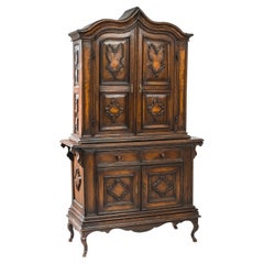 Antiker britischer Holzschrank