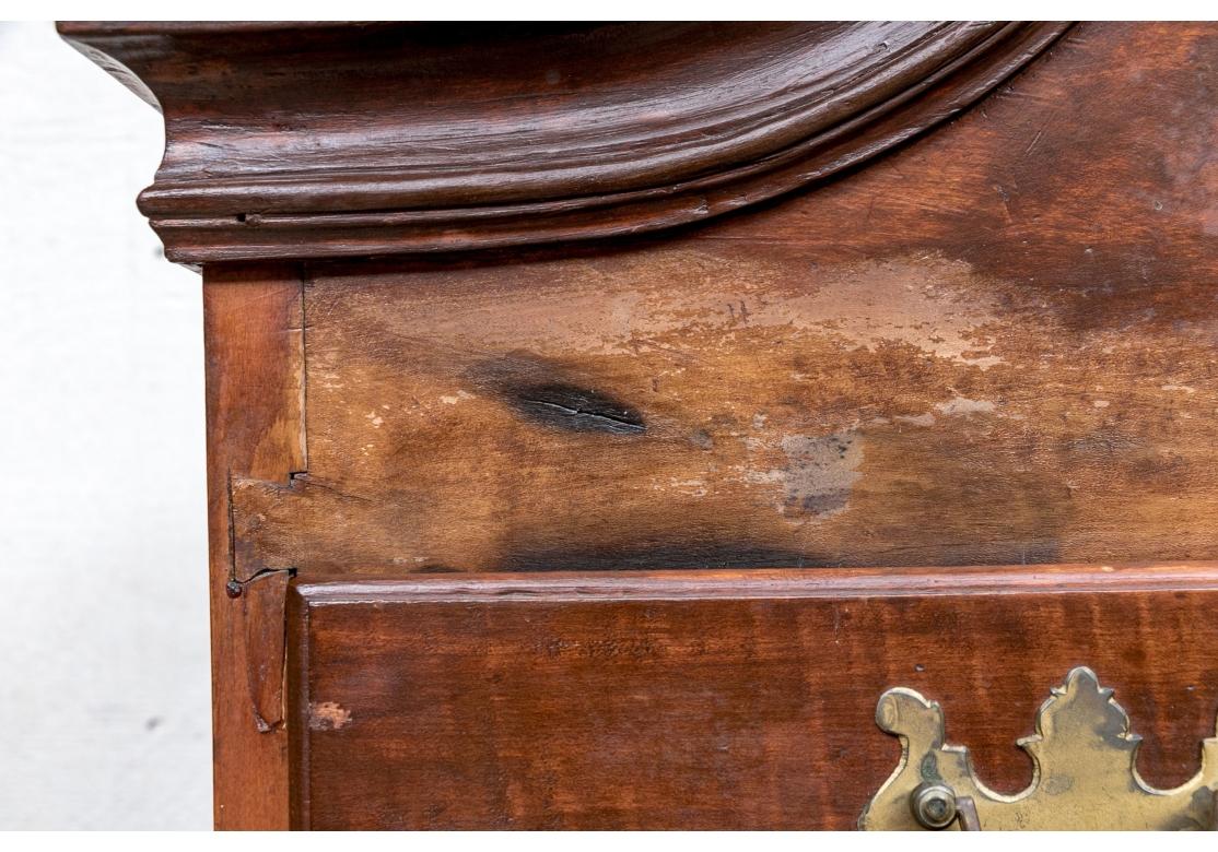 Antico Highboy Arlecchino con piano ad arco rotto da restaurare in vendita 12