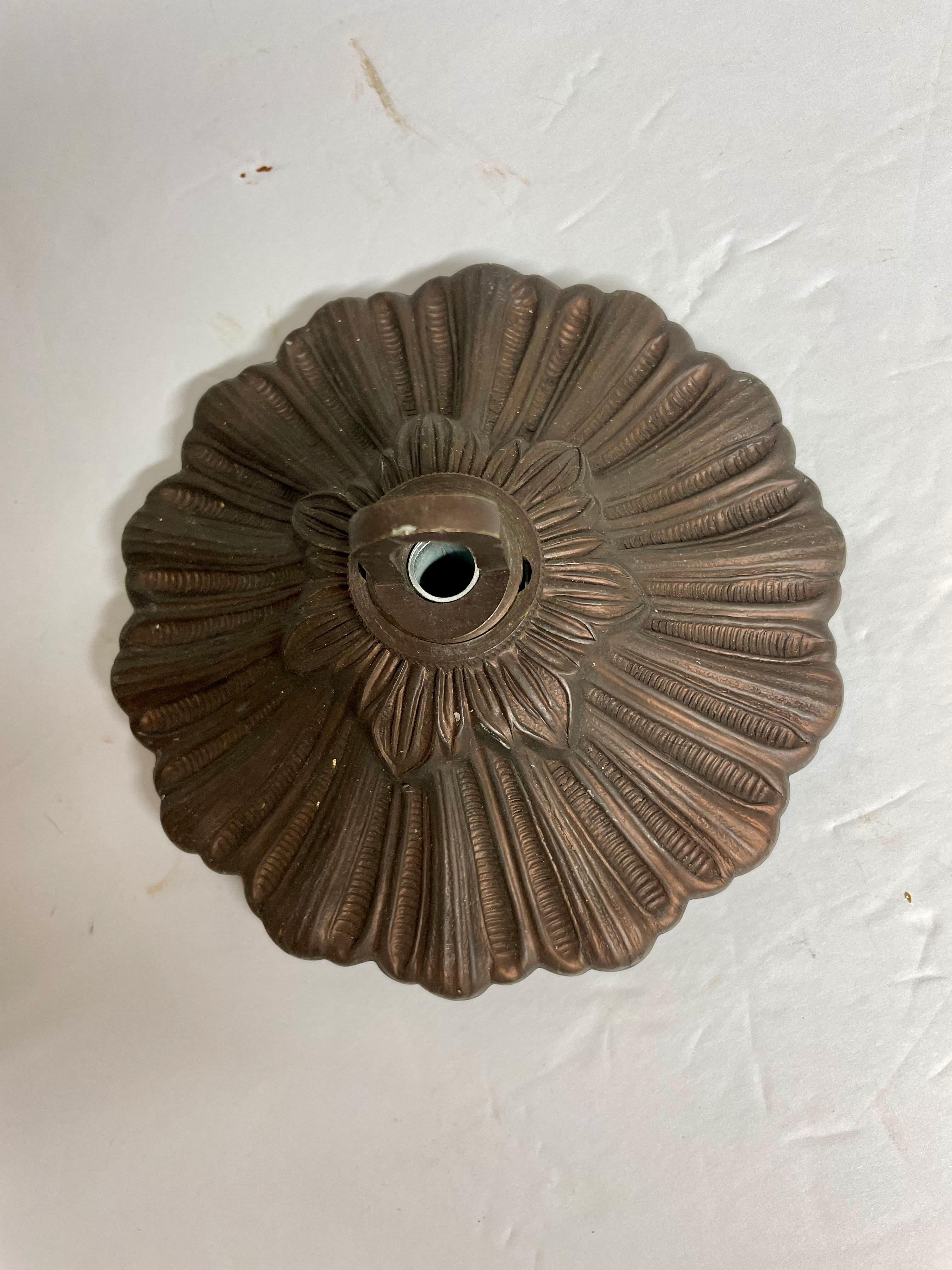 Ciondolo in bronzo antico e vetro molato in vendita 5
