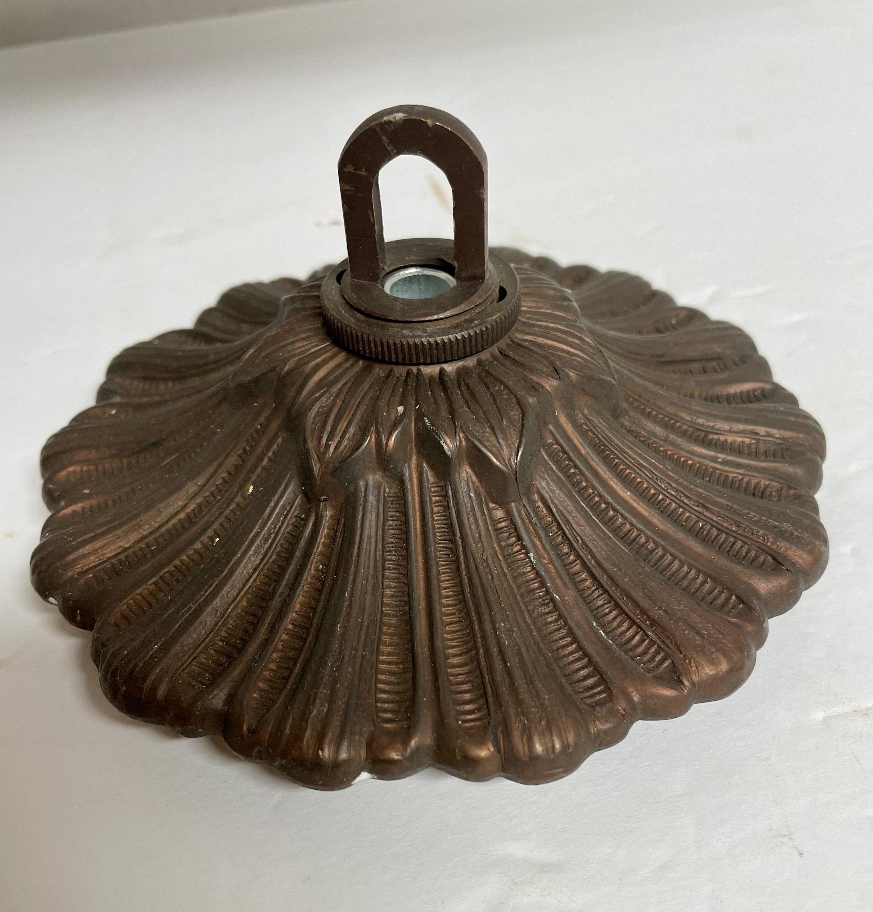 Ciondolo in bronzo antico e vetro molato in vendita 6