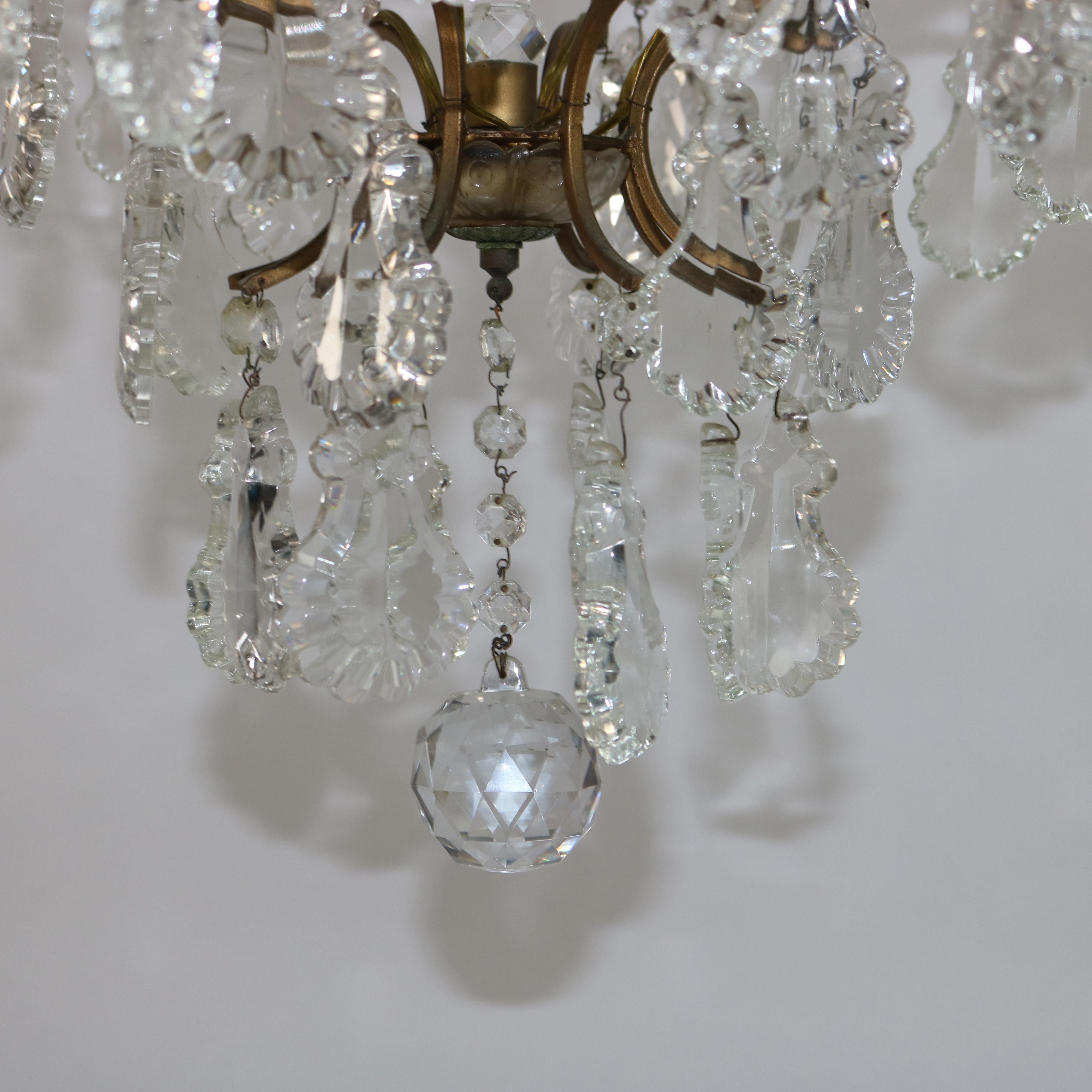 Lustre ancien à huit lumières en bronze et cristal taillé C1930 en vente 3