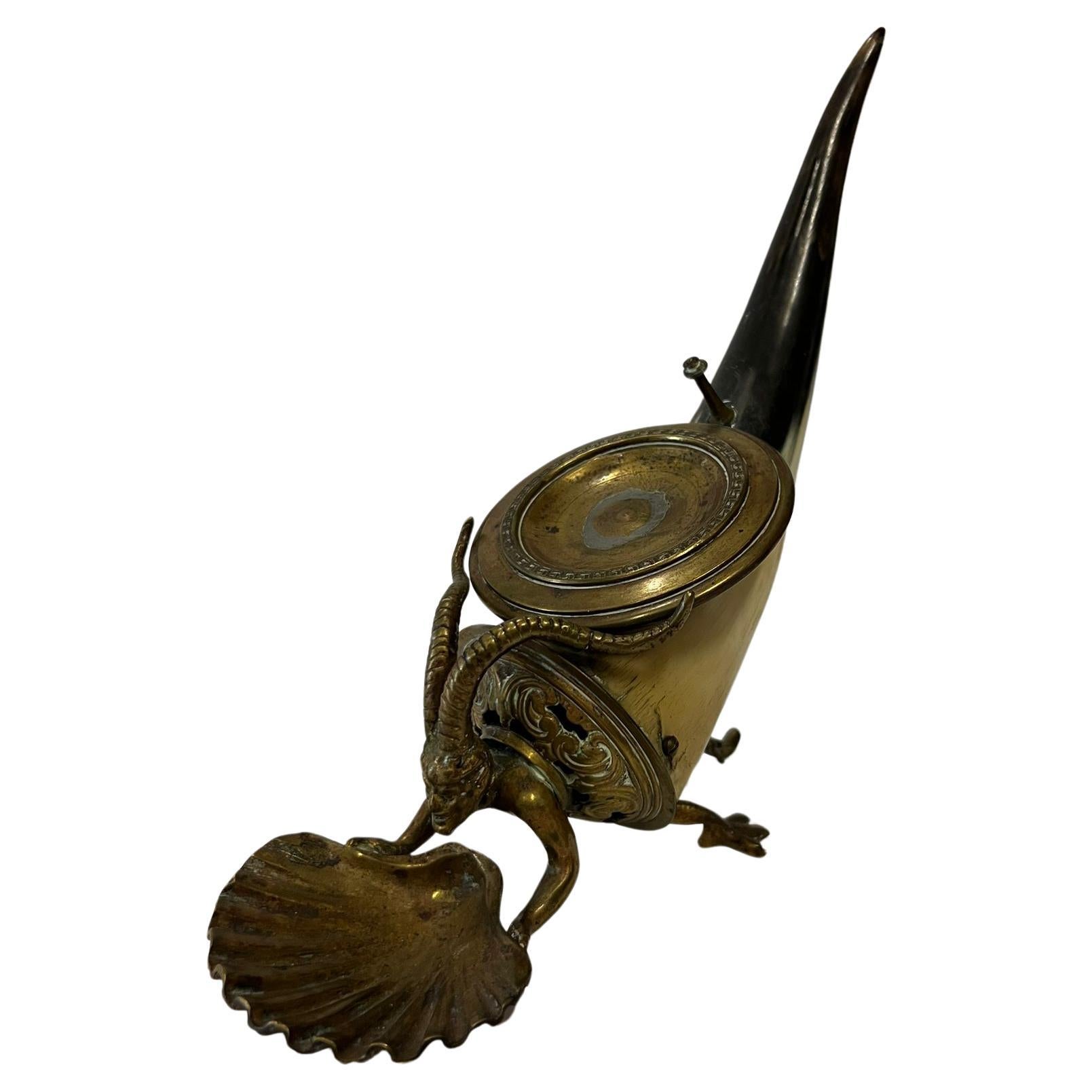 Antiker Taschenuhrhalter aus Bronze und Horn, feine Verarbeitung, Taschenuhr ist  enthalten, guter Originalzustand