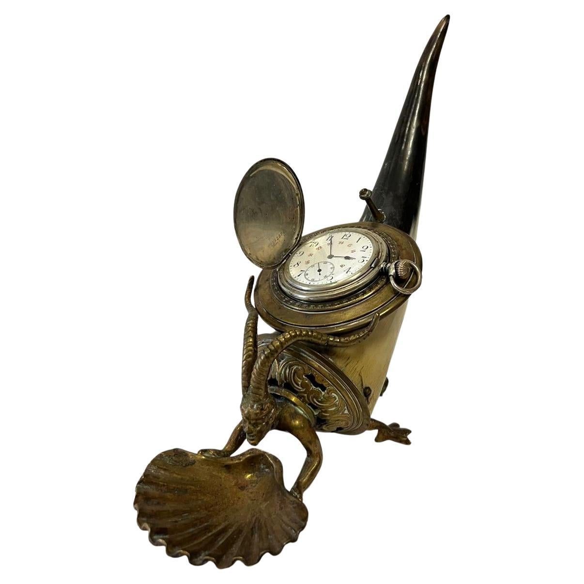 Soporte para reloj de bolsillo antiguo de bronce y cuerno en venta 1