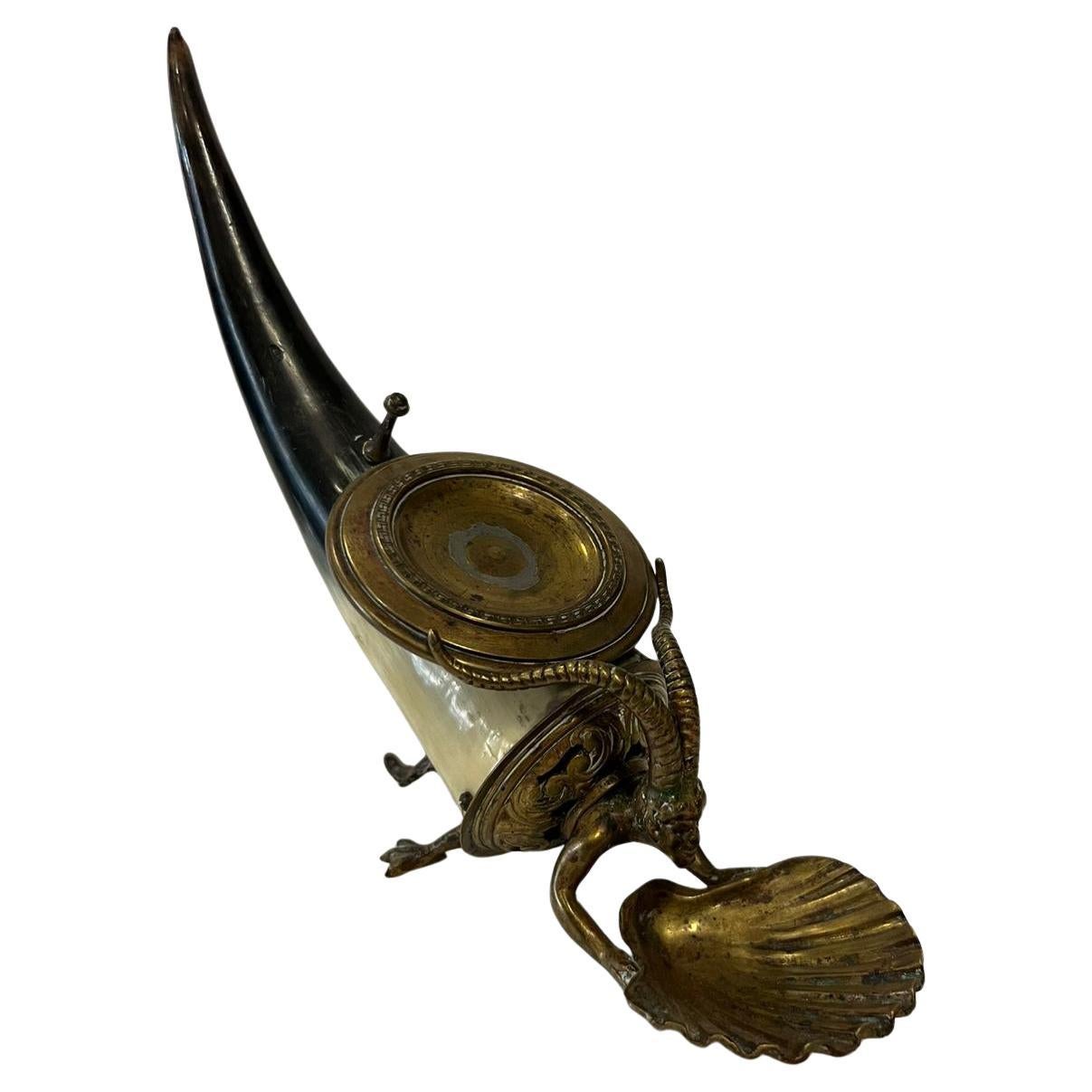 Soporte para reloj de bolsillo antiguo de bronce y cuerno en venta