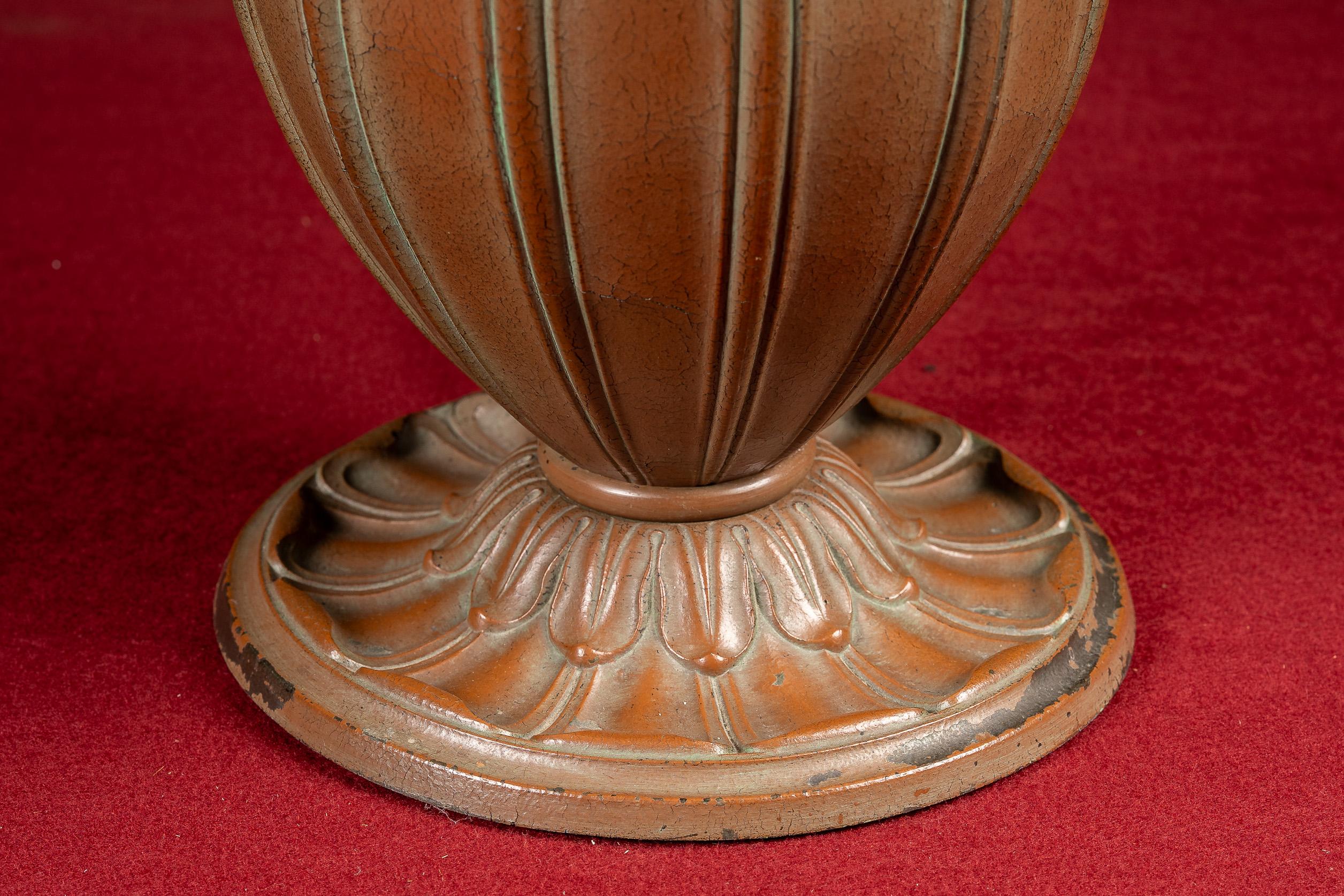 Antique Bronze and Slag Glass Table Lamp For Sale 1