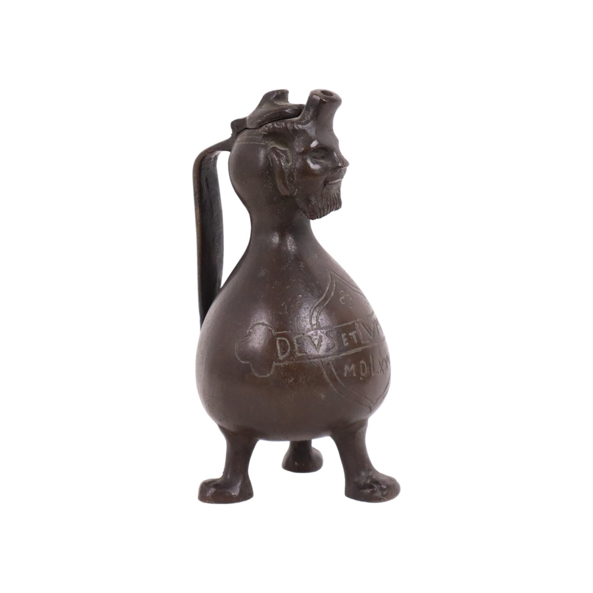 Antike Bronze Aquamanile Baardman Gebärder Mann Jug Schenkkan Deus et Lumen aus Bronze (Europäisch) im Angebot