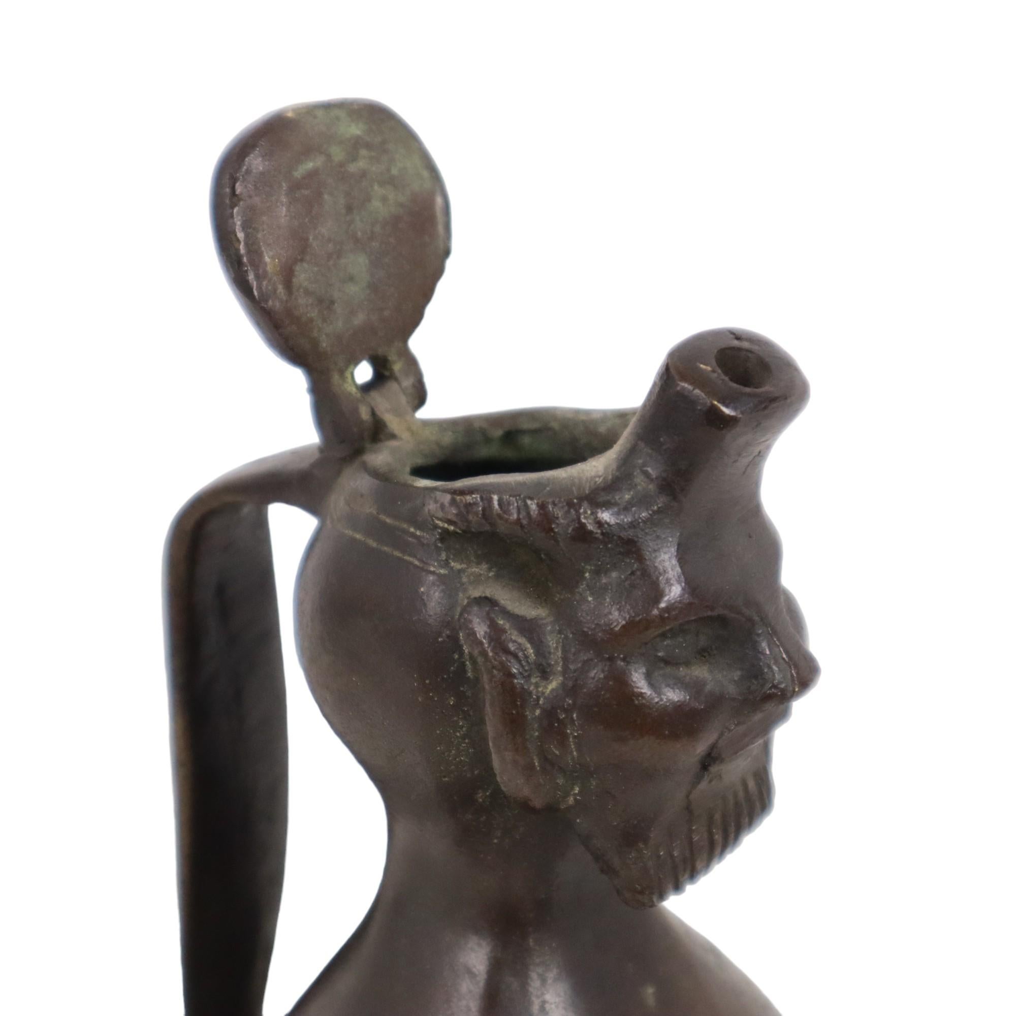 Antike Bronze Aquamanile Baardman Gebärder Mann Jug Schenkkan Deus et Lumen aus Bronze (Gegossen) im Angebot