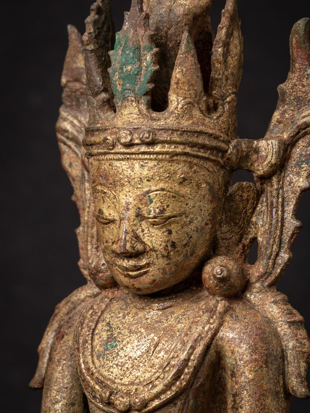 Antique bronze Ava Buddha statue, early Ava period from Burma In Good Condition For Sale In DEVENTER, NL