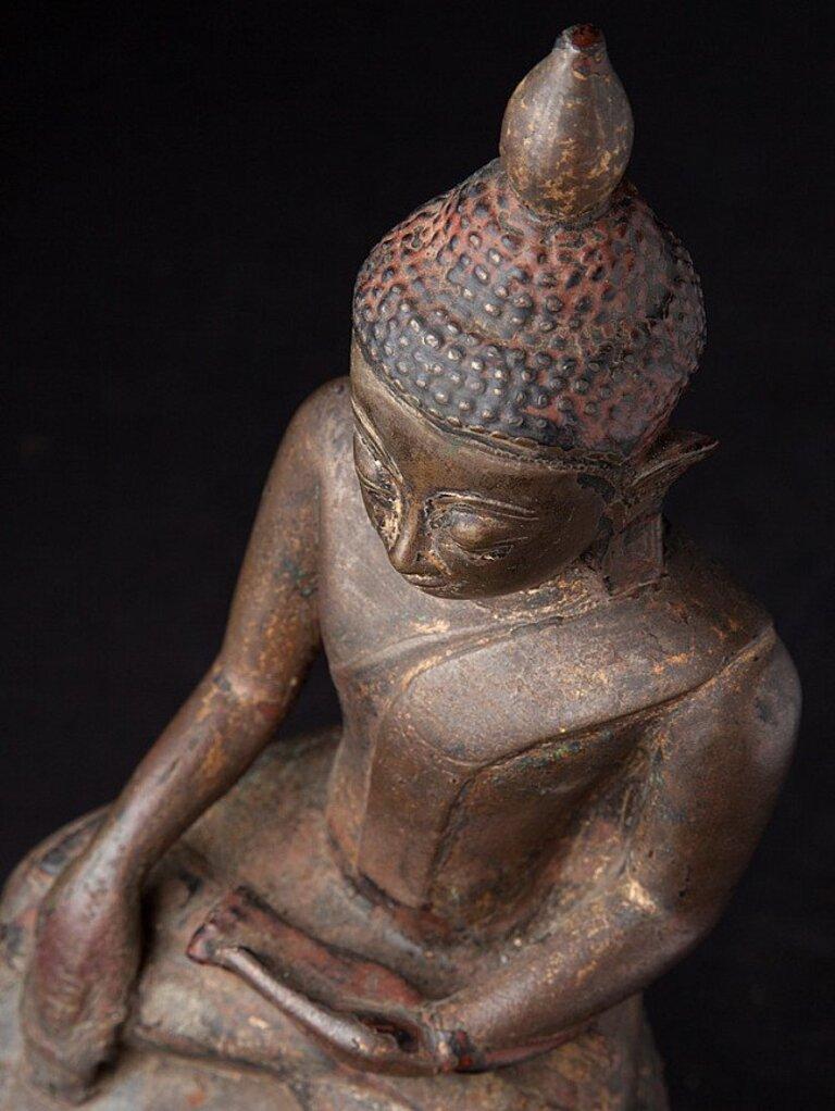 Antique Bronze Ava Buddha Statue from Burma For Sale 3