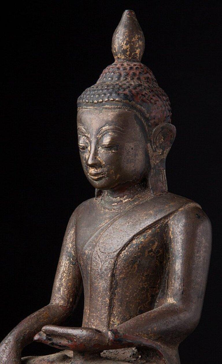 Antique Bronze Ava Buddha Statue from Burma For Sale 2