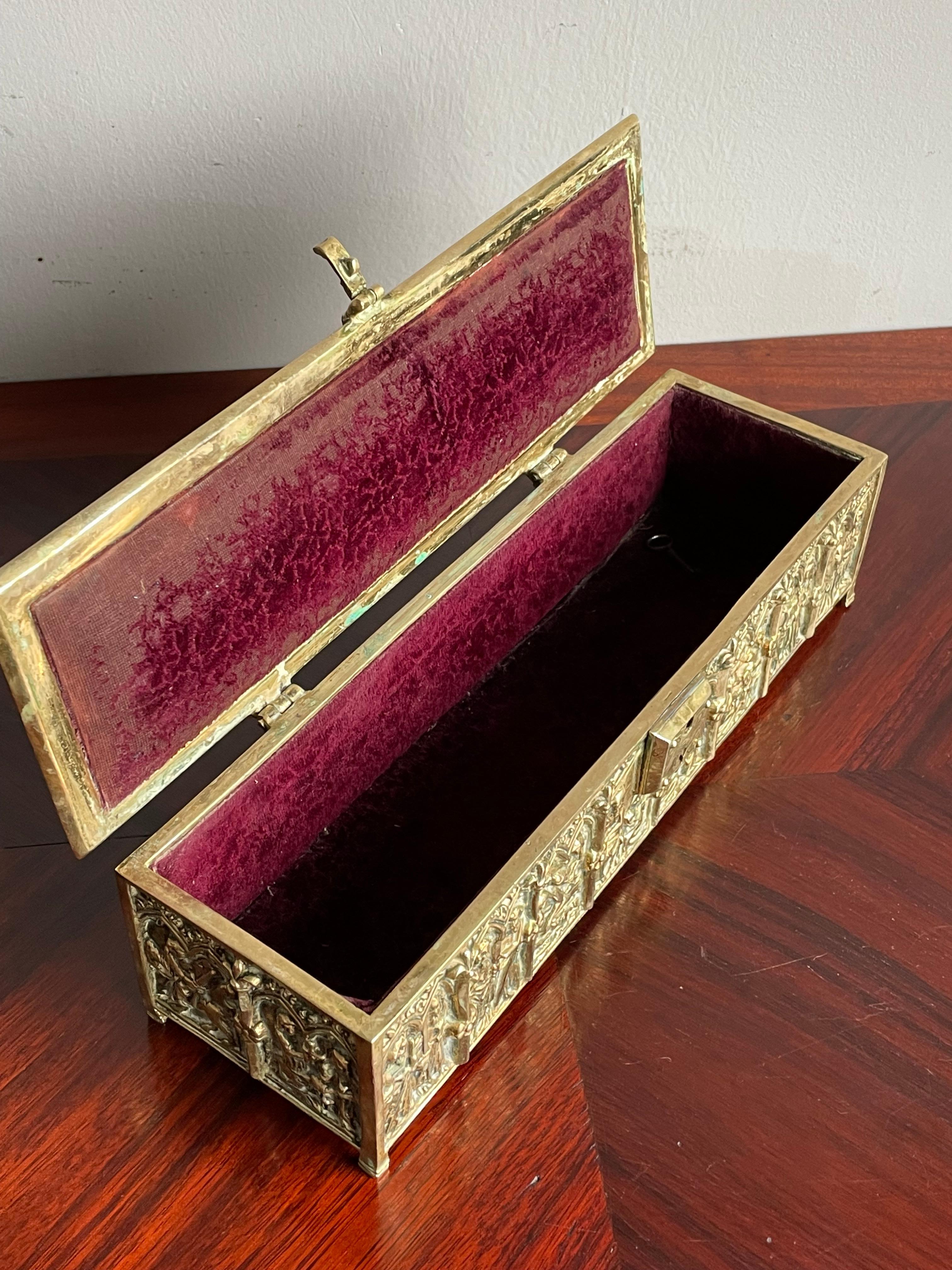 Antique Bronze Box with Gothic Church Window Panels by Adolph Frankau&Co, London For Sale 3