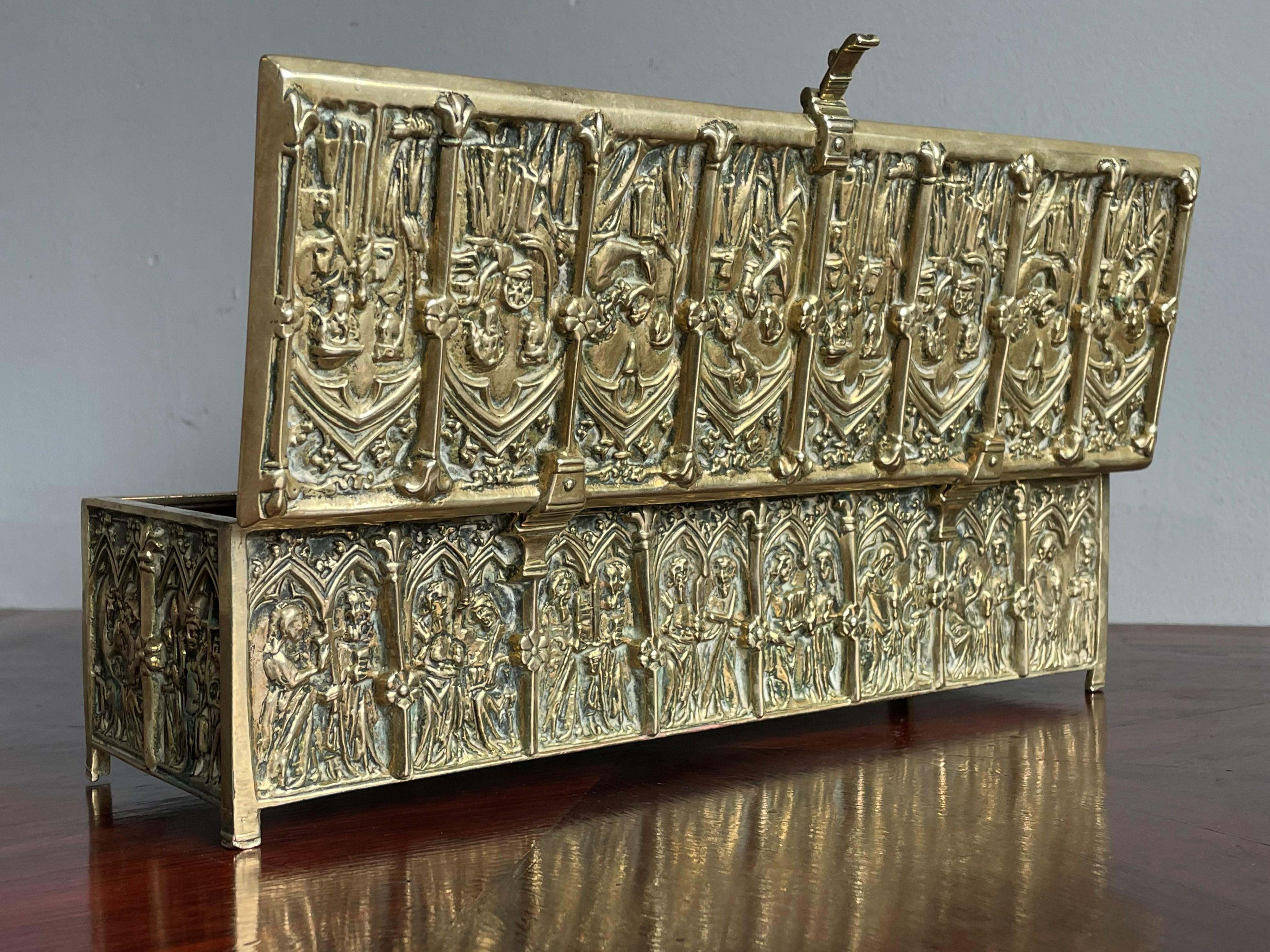 Antike Bronze Box w. Gotische Kirchenfenstertafeln von Adolph Frankau & Co, London im Angebot 5