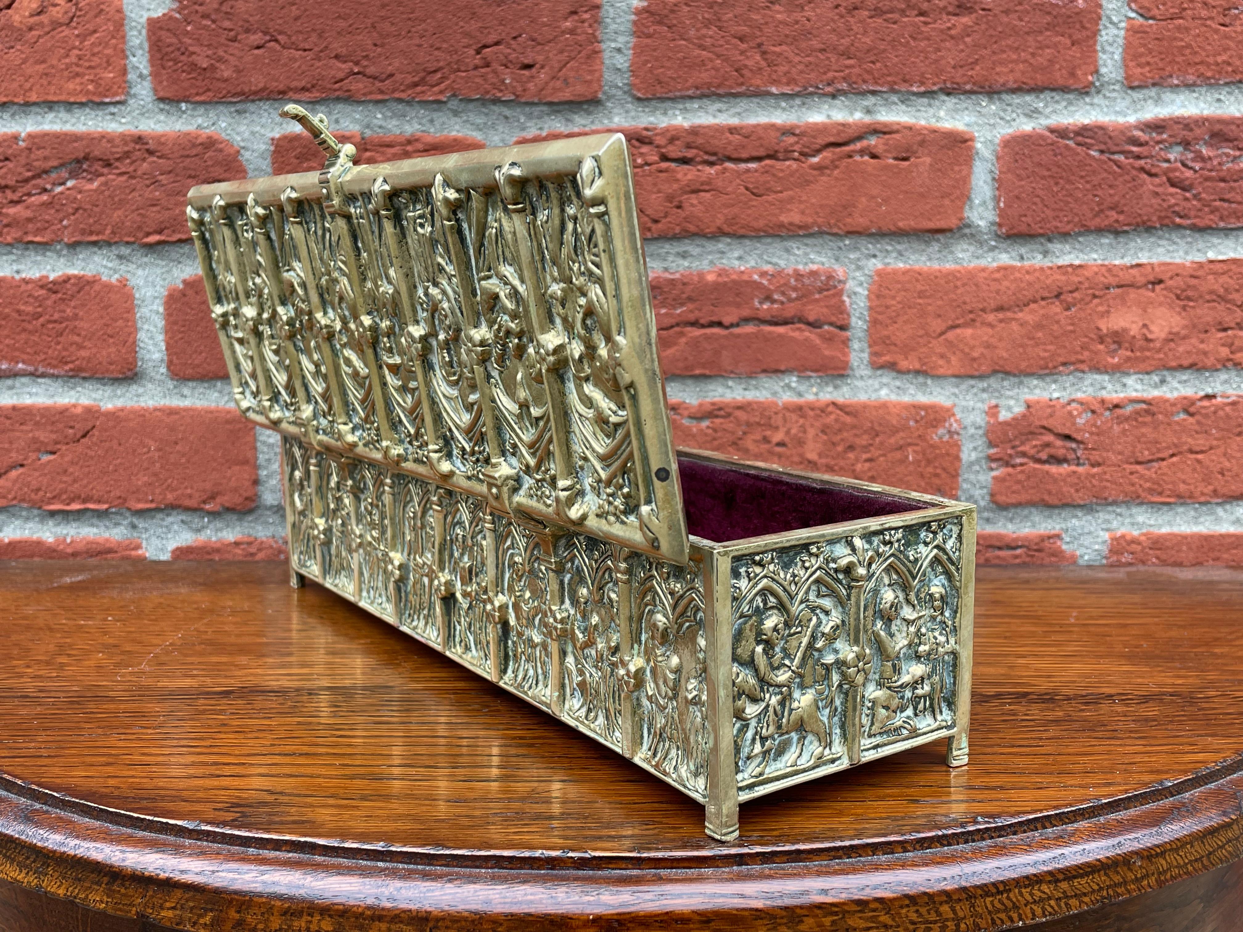 Antique Bronze Box with Gothic Church Window Panels by Adolph Frankau&Co, London For Sale 6