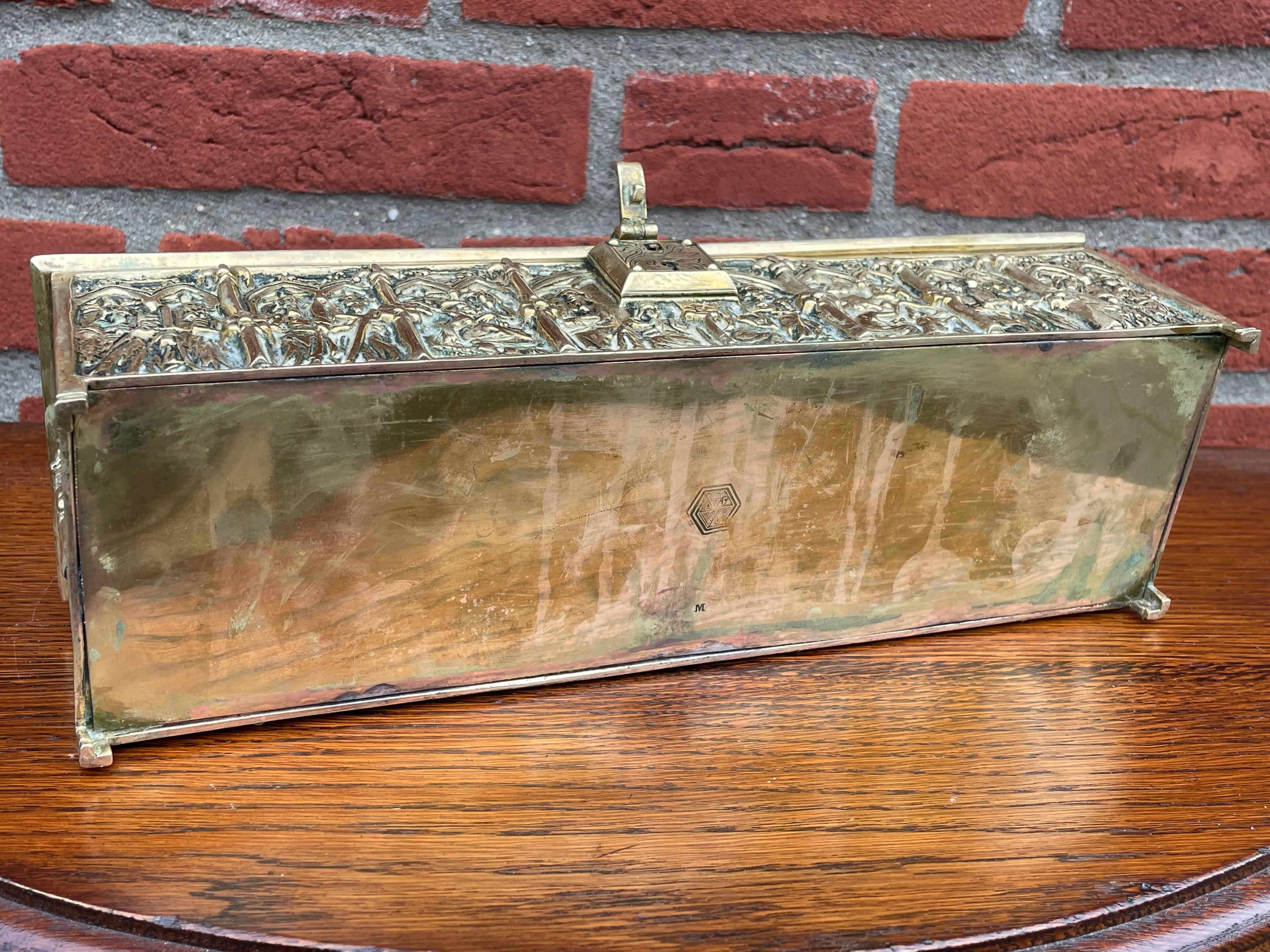 Antique Bronze Box with Gothic Church Window Panels by Adolph Frankau&Co, London For Sale 7