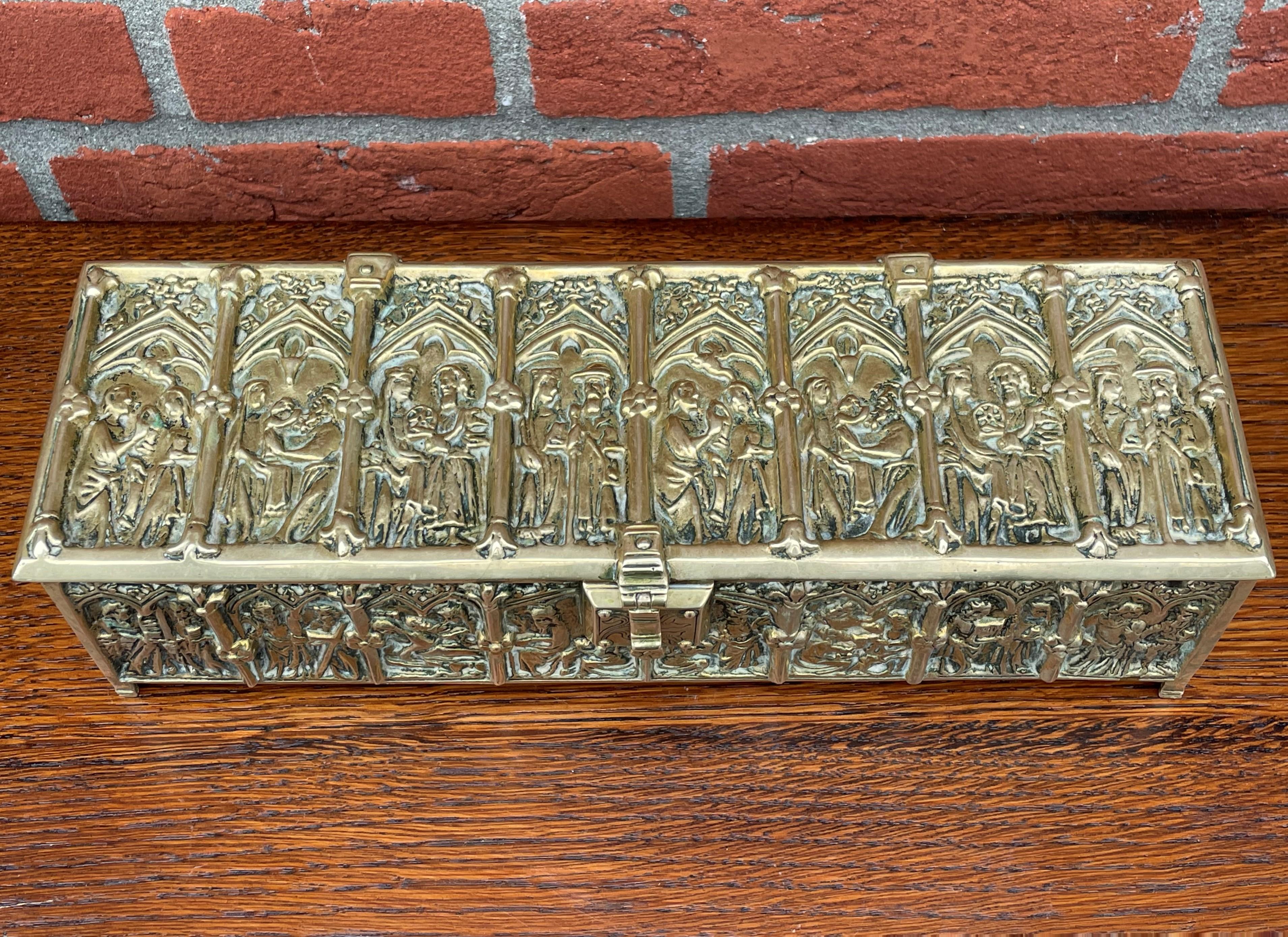 Antique Bronze Box with Gothic Church Window Panels by Adolph Frankau&Co, London For Sale 9